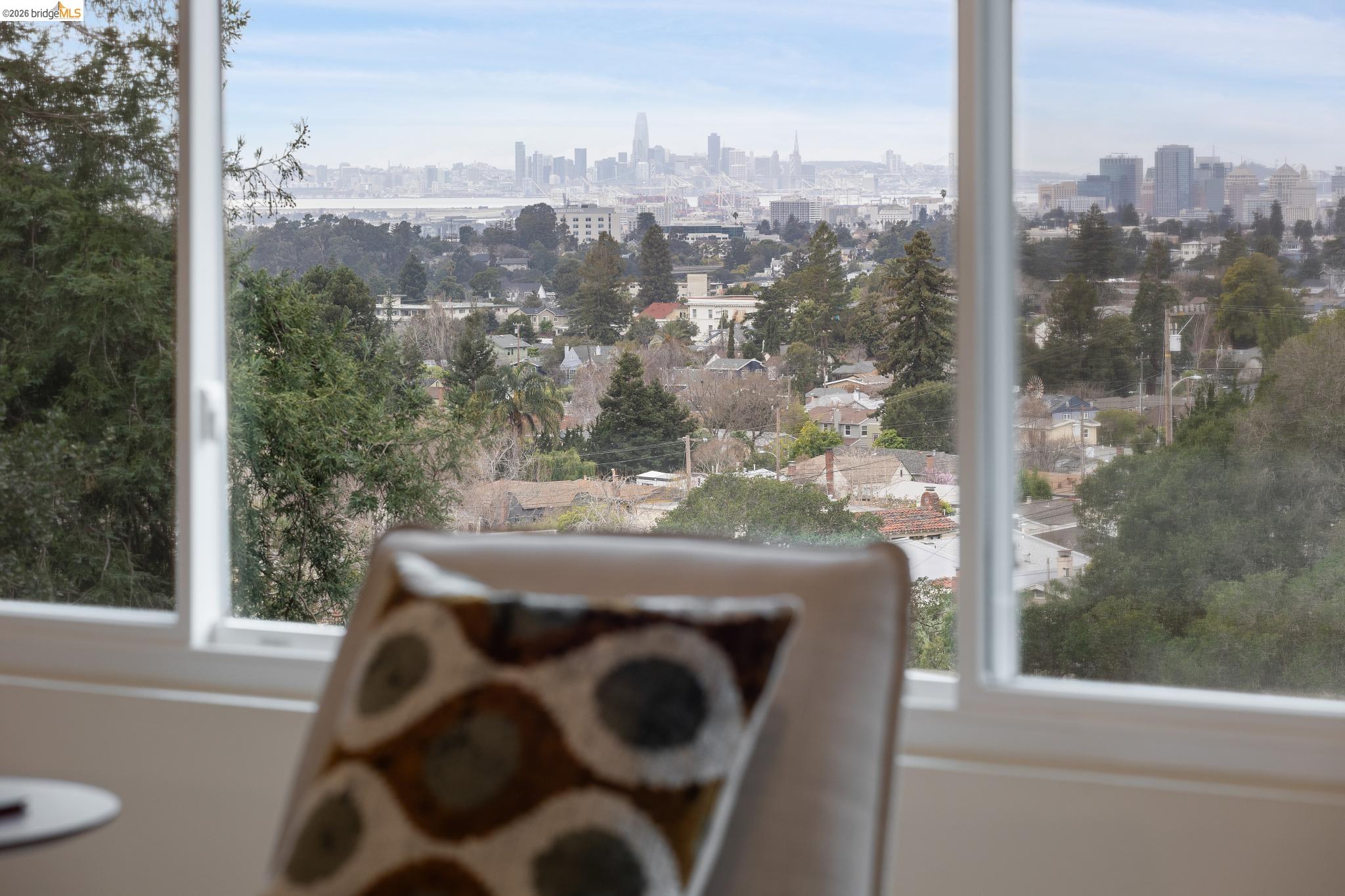 Detail Gallery Image 7 of 59 For 4133 Norton Ave, Oakland,  CA 94602 - 5 Beds | 3 Baths