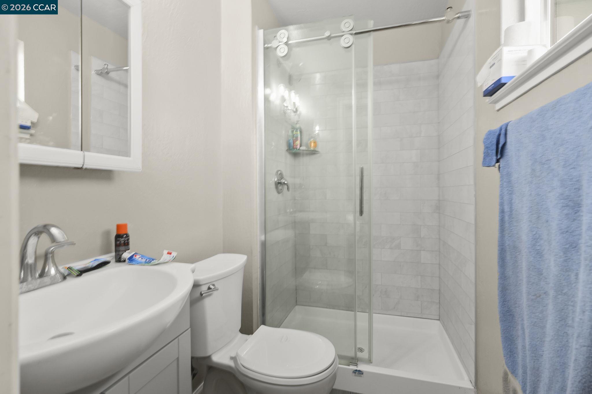 Detail Gallery Image 17 of 30 For 3922 Bayview Circle, Concord,  CA 94520 - 4 Beds | 2 Baths