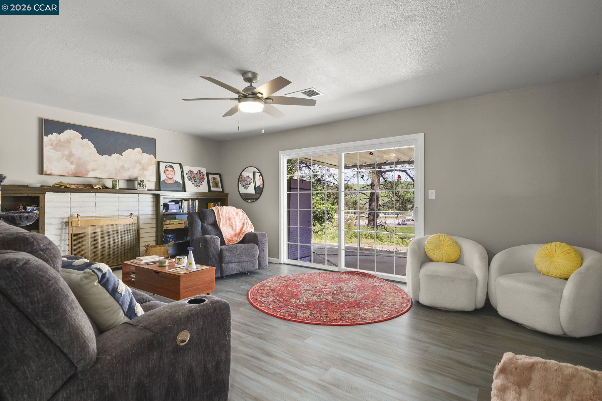 Detail Gallery Image 5 of 30 For 3922 Bayview Circle, Concord,  CA 94520 - 4 Beds | 2 Baths