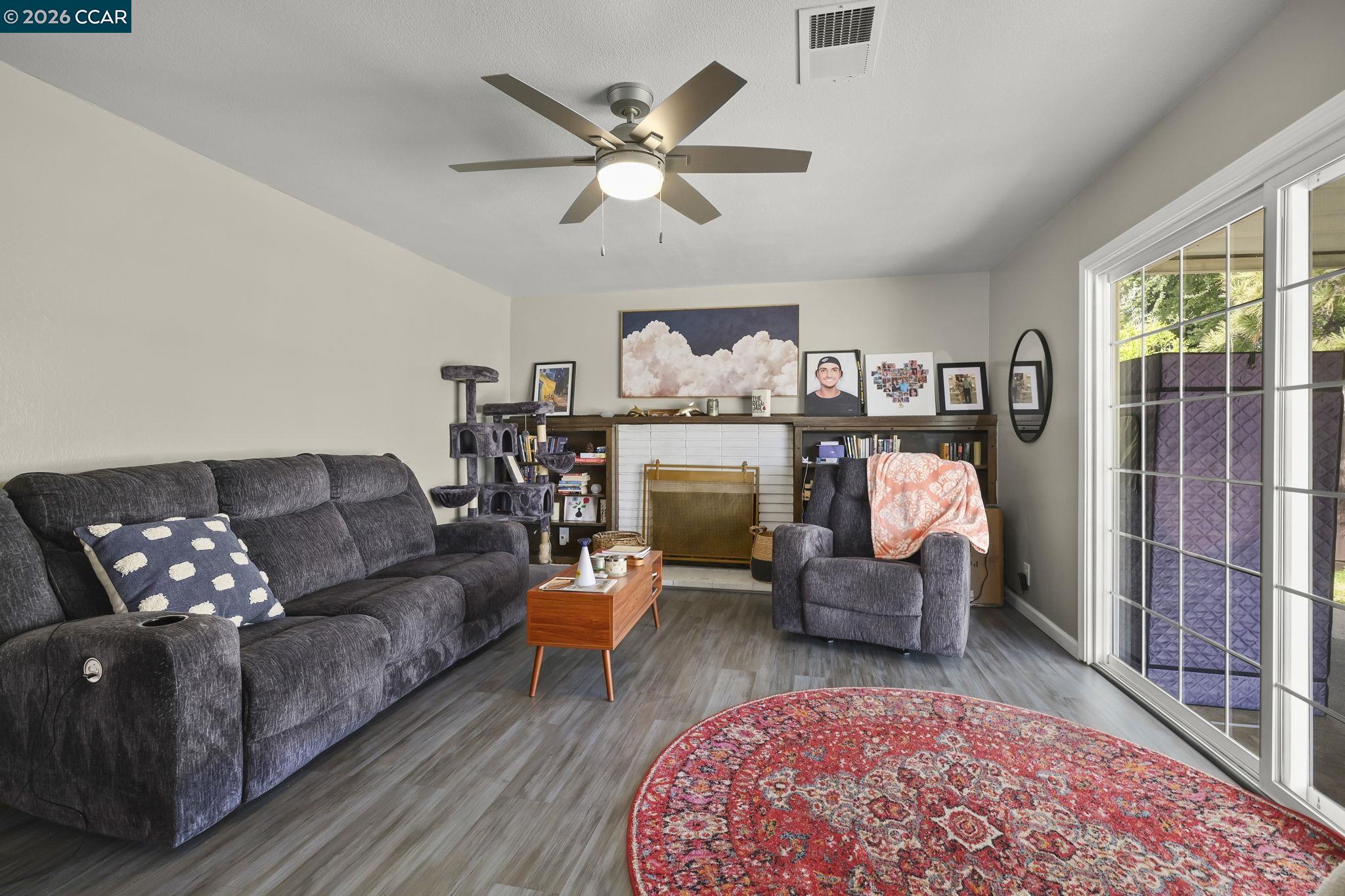 Detail Gallery Image 6 of 30 For 3922 Bayview Circle, Concord,  CA 94520 - 4 Beds | 2 Baths