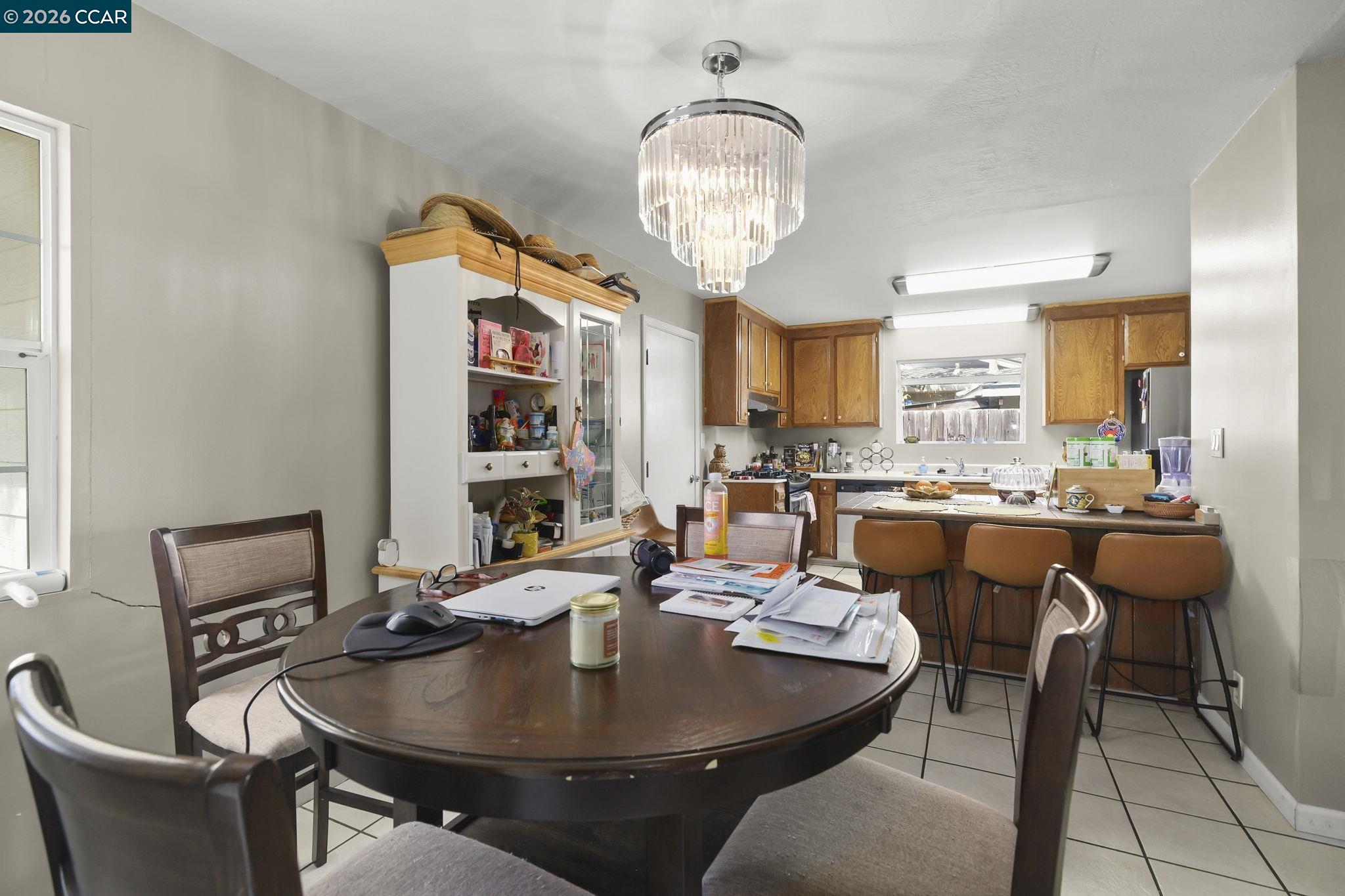 Detail Gallery Image 8 of 30 For 3922 Bayview Circle, Concord,  CA 94520 - 4 Beds | 2 Baths