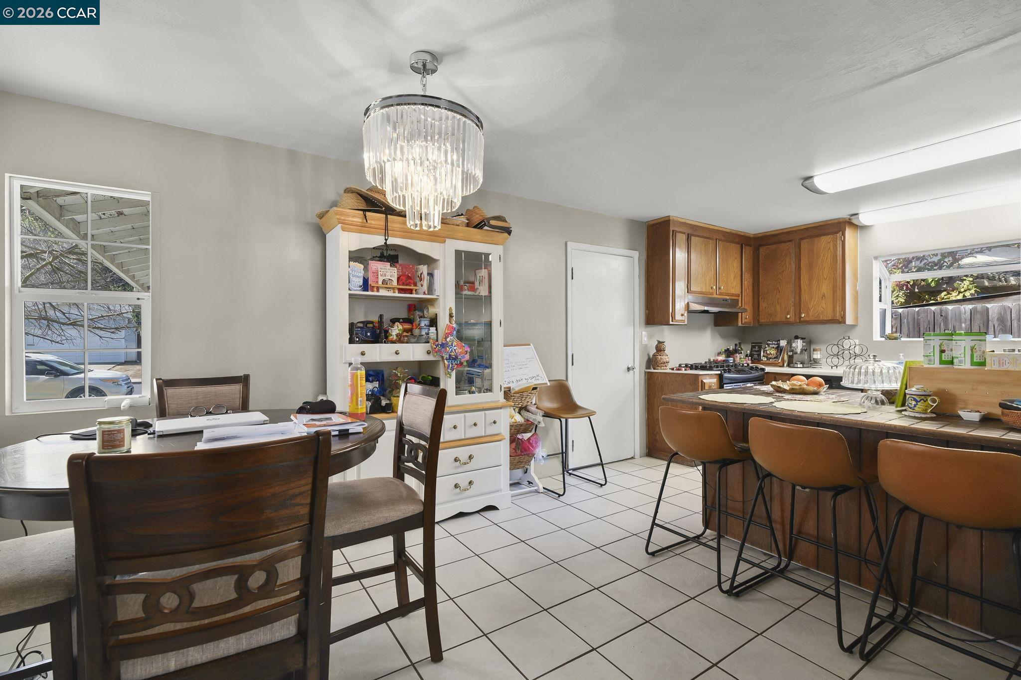 Detail Gallery Image 9 of 30 For 3922 Bayview Circle, Concord,  CA 94520 - 4 Beds | 2 Baths