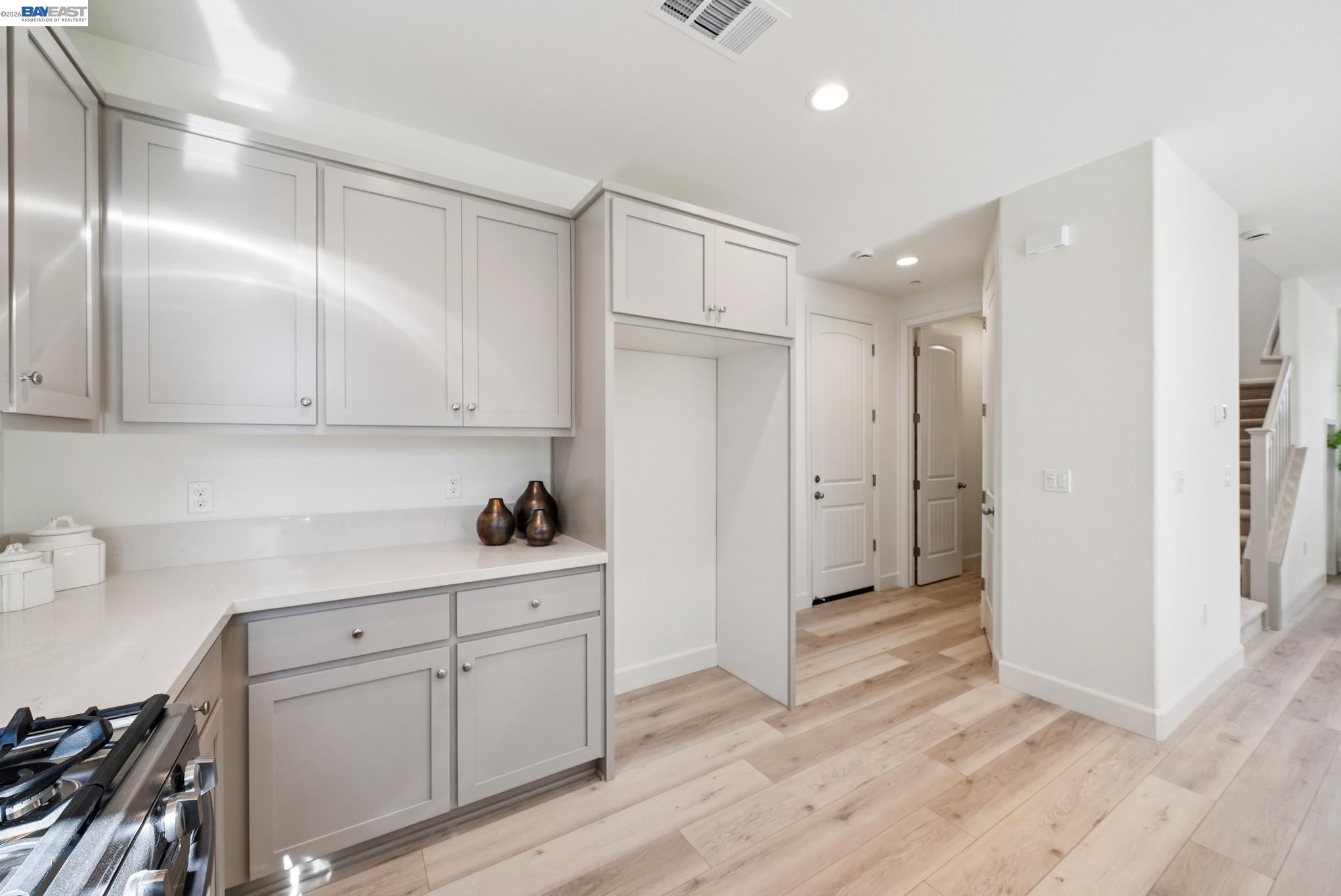 Detail Gallery Image 15 of 45 For 222 Mindy Way, Pittsburg,  CA 94565 - 5 Beds | 3/1 Baths