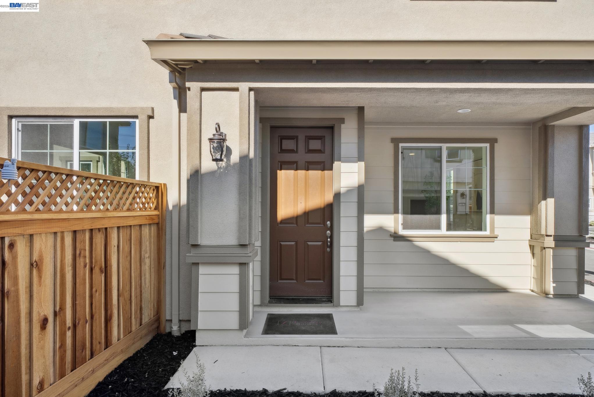 Detail Gallery Image 3 of 45 For 222 Mindy Way, Pittsburg,  CA 94565 - 5 Beds | 3/1 Baths