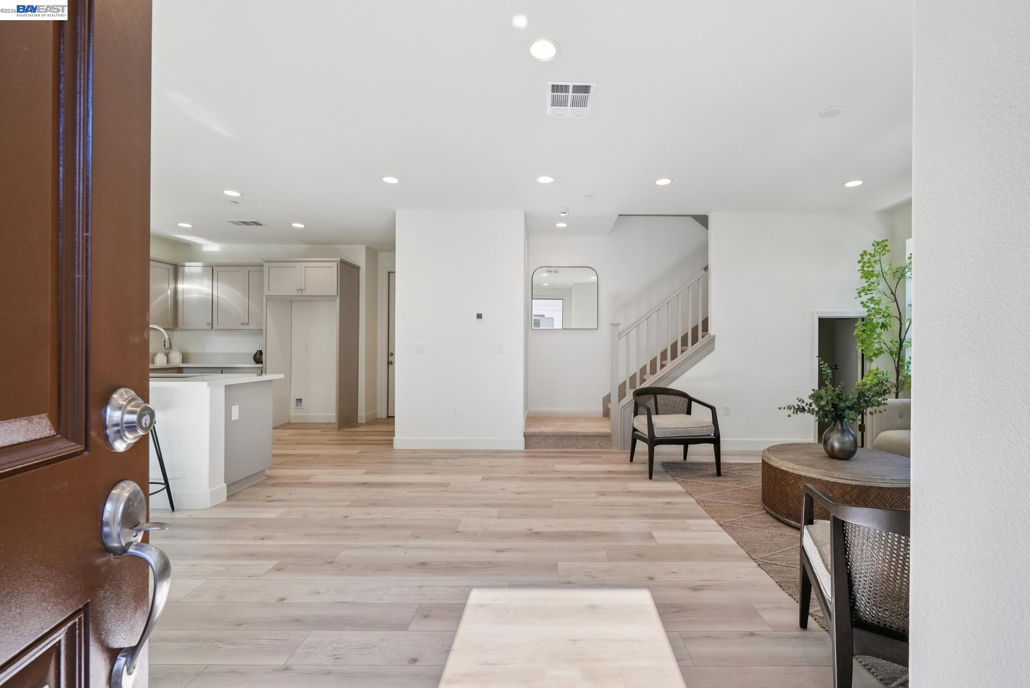 Detail Gallery Image 4 of 45 For 222 Mindy Way, Pittsburg,  CA 94565 - 5 Beds | 3/1 Baths