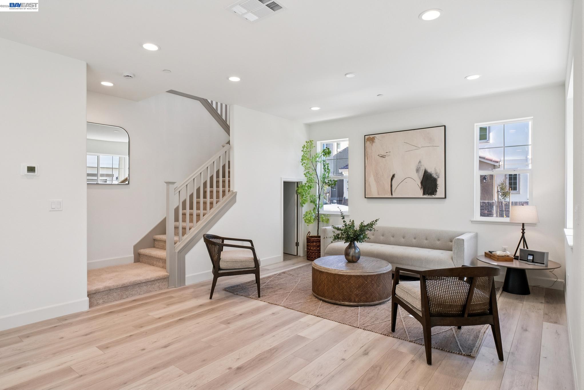 Detail Gallery Image 6 of 45 For 222 Mindy Way, Pittsburg,  CA 94565 - 5 Beds | 3/1 Baths