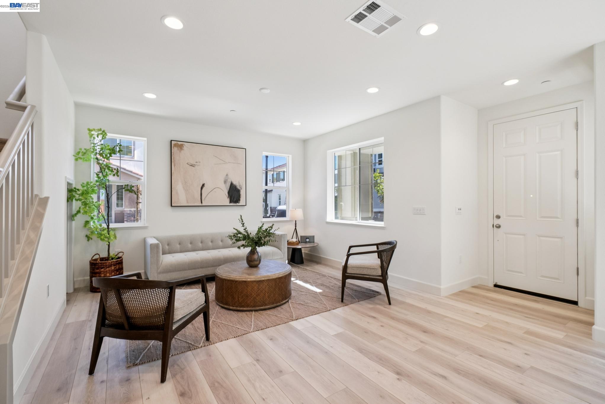 Detail Gallery Image 8 of 45 For 222 Mindy Way, Pittsburg,  CA 94565 - 5 Beds | 3/1 Baths