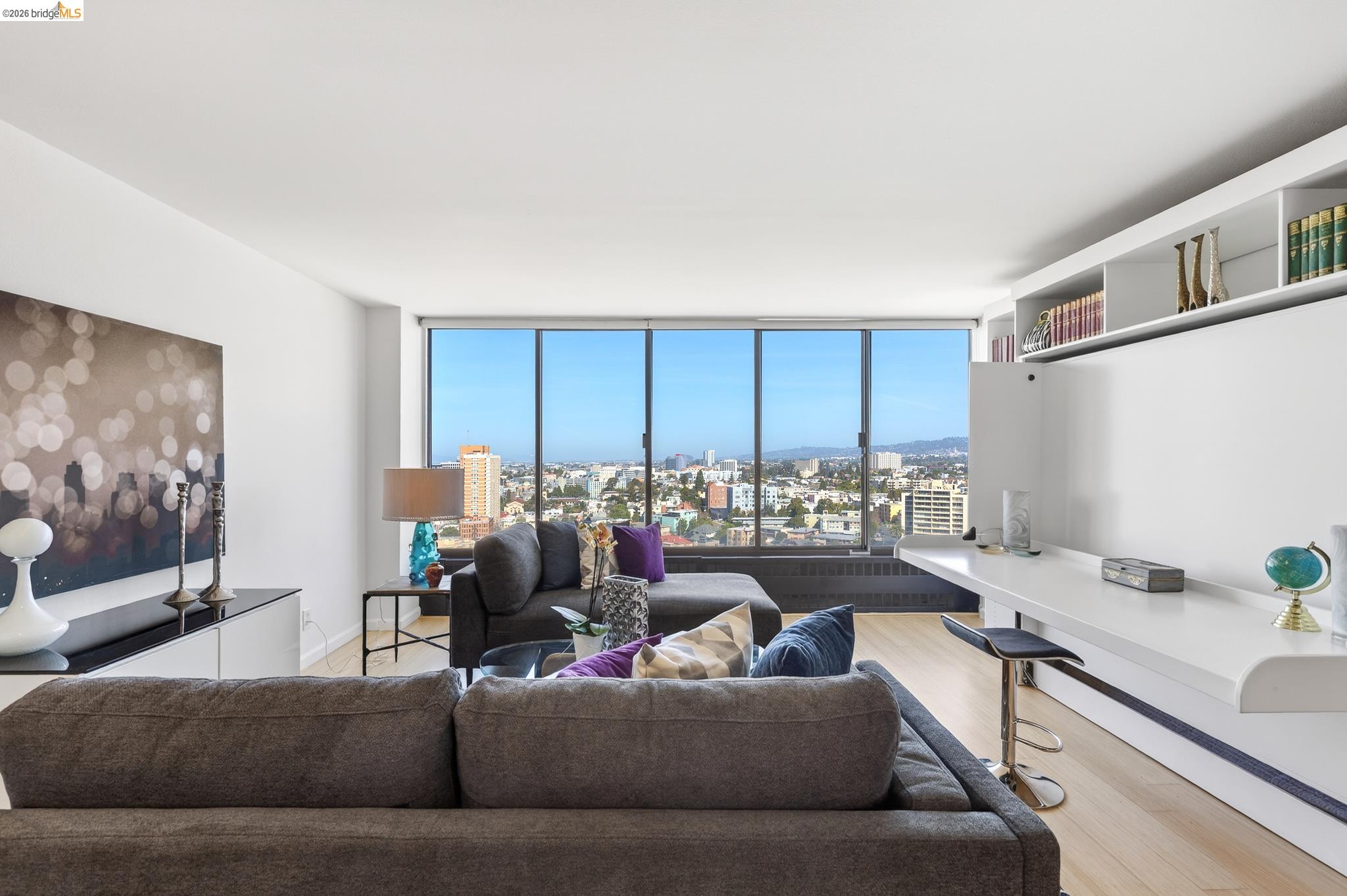 Detail Gallery Image 2 of 47 For 565 Bellevue Ave #2205,  Oakland,  CA 94610-5008 - 1 Beds | 2 Baths