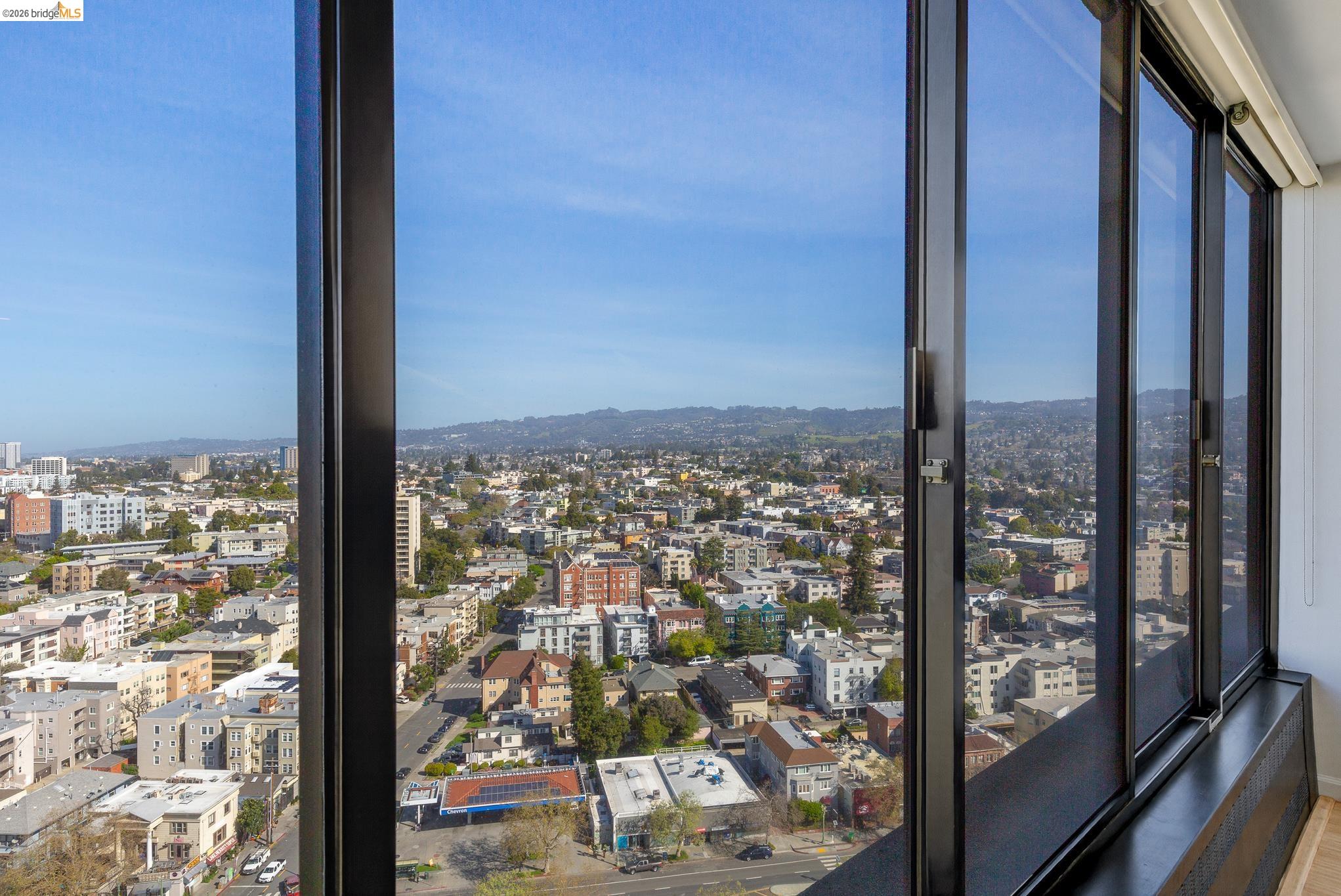 Detail Gallery Image 11 of 47 For 565 Bellevue Ave #2205,  Oakland,  CA 94610-5008 - 1 Beds | 2 Baths