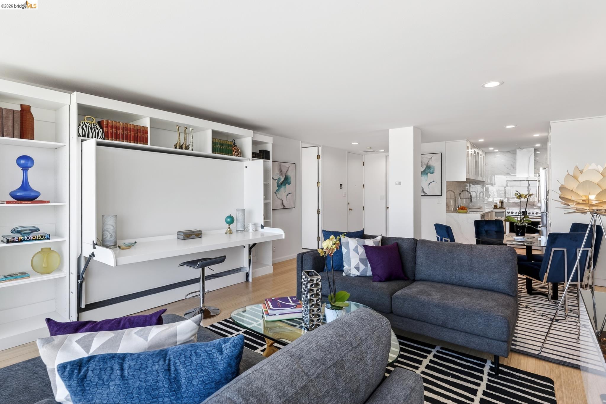 Detail Gallery Image 3 of 47 For 565 Bellevue Ave #2205,  Oakland,  CA 94610-5008 - 1 Beds | 2 Baths