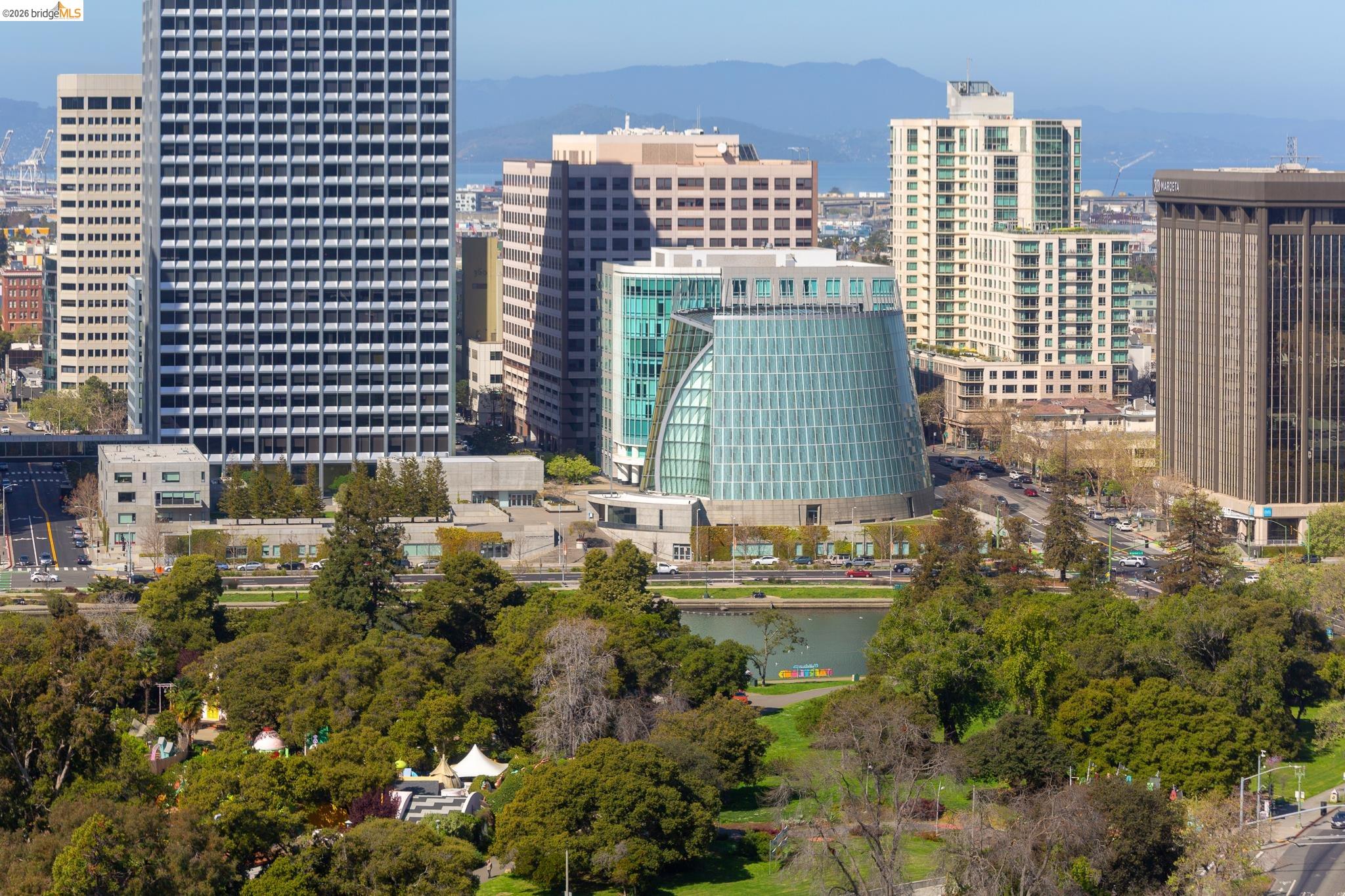 Detail Gallery Image 7 of 47 For 565 Bellevue Ave #2205,  Oakland,  CA 94610-5008 - 1 Beds | 2 Baths