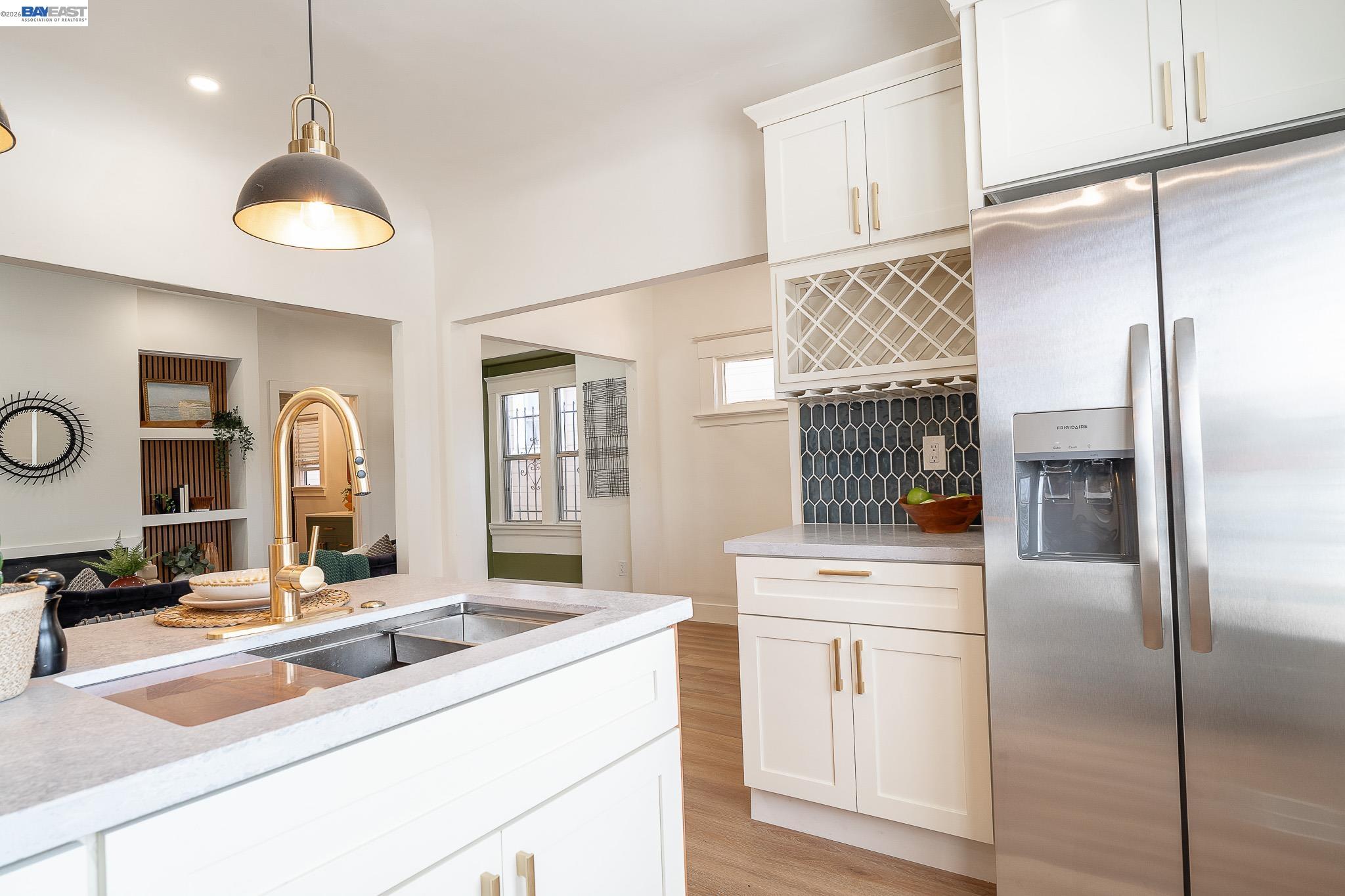 Detail Gallery Image 13 of 44 For 3708 Lyon Ave, Oakland,  CA 94601 - 2 Beds | 1 Baths