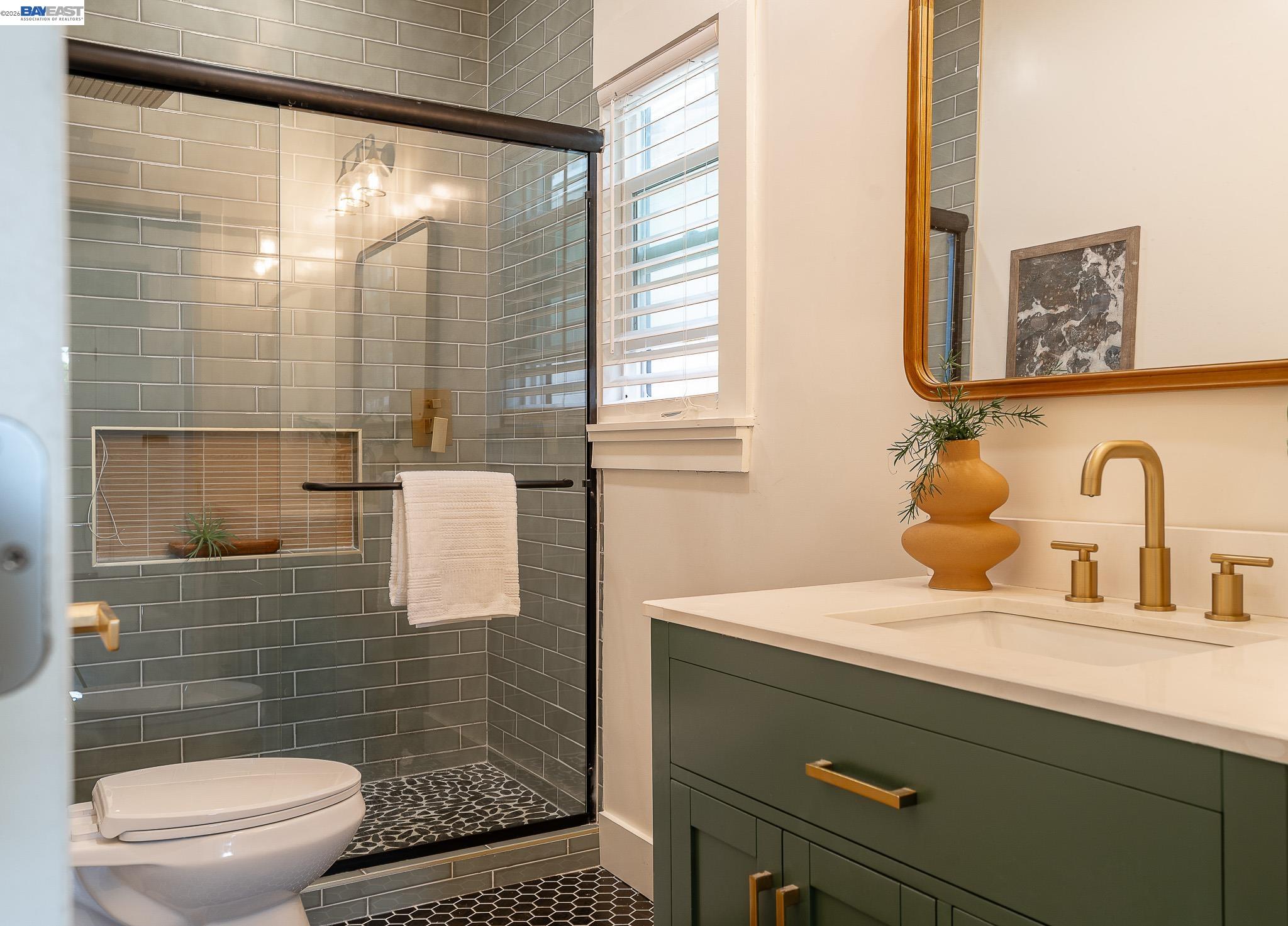 Detail Gallery Image 18 of 44 For 3708 Lyon Ave, Oakland,  CA 94601 - 2 Beds | 1 Baths