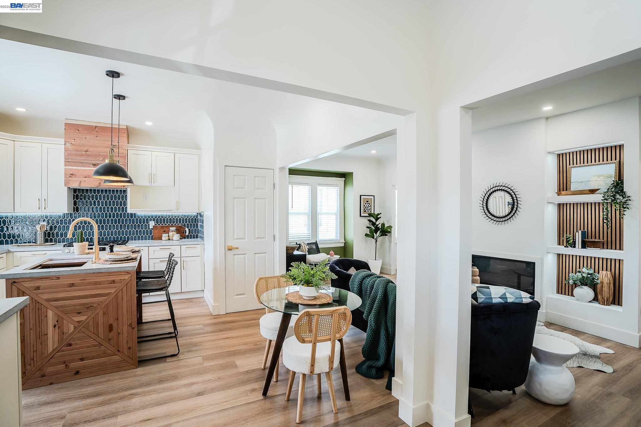 Detail Gallery Image 5 of 44 For 3708 Lyon Ave, Oakland,  CA 94601 - 2 Beds | 1 Baths