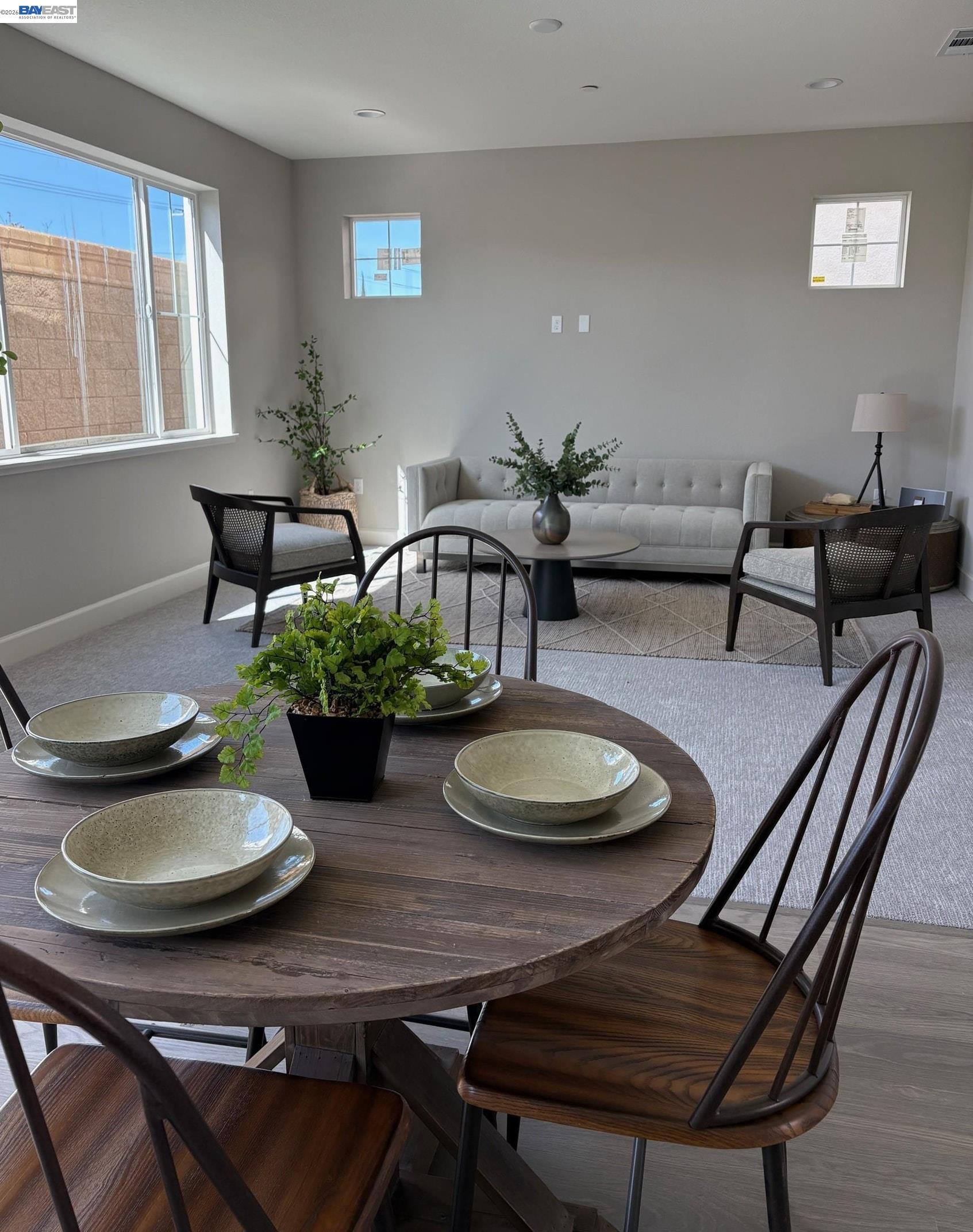 Detail Gallery Image 7 of 32 For 254 Mindy Way, Pittsburg,  CA 94565 - 3 Beds | 2/1 Baths