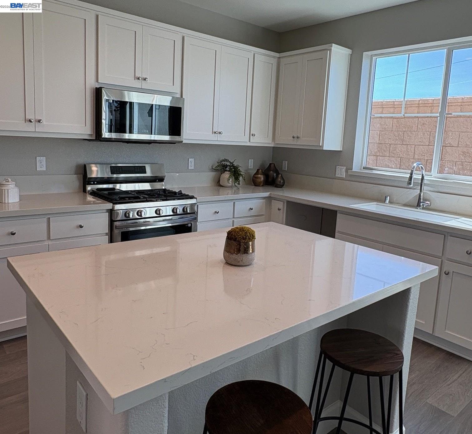 Detail Gallery Image 9 of 32 For 254 Mindy Way, Pittsburg,  CA 94565 - 3 Beds | 2/1 Baths