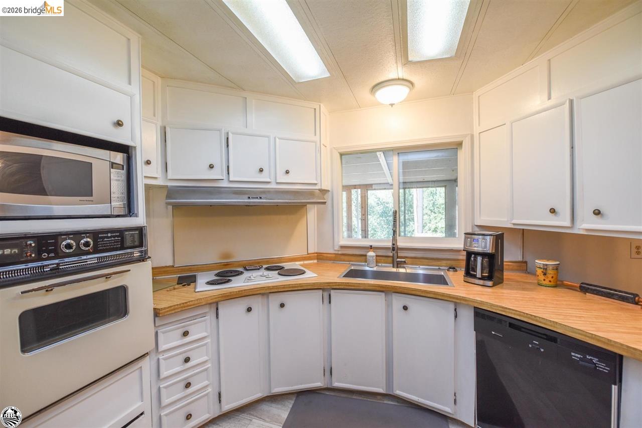 Detail Gallery Image 12 of 45 For 22440 Gunsight Rd, Sonora,  CA 95370-9351 - 2 Beds | 2 Baths