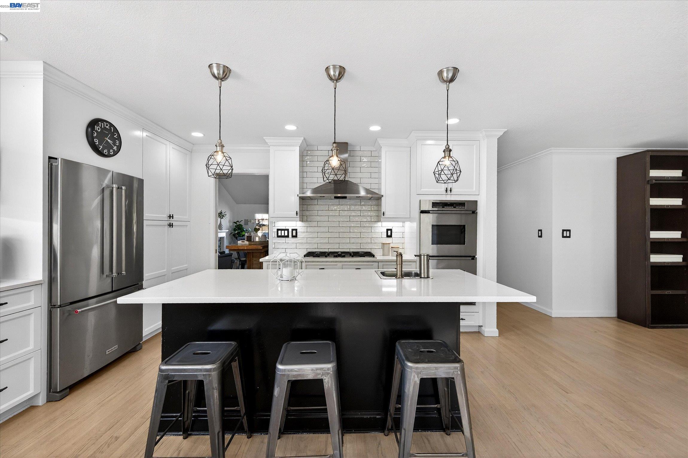 Detail Gallery Image 12 of 38 For 1131 Mataro Ct, Pleasanton,  CA 94566 - 5 Beds | 3 Baths