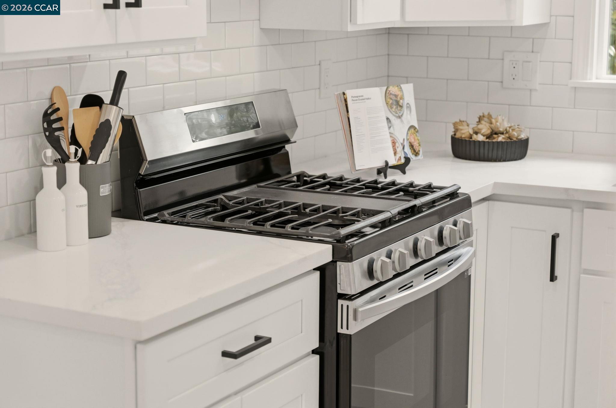 Detail Gallery Image 14 of 58 For 3214 California St, Berkeley,  CA 94703 - – Beds | – Baths