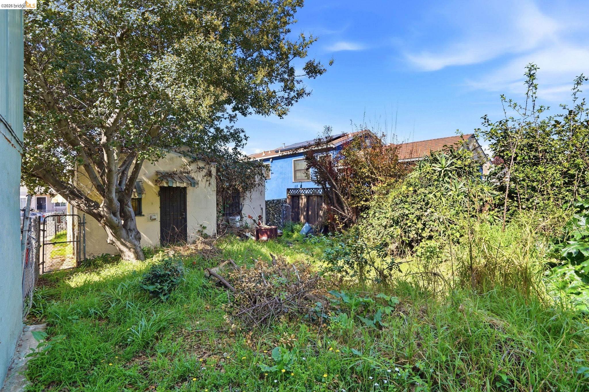 Detail Gallery Image 5 of 16 For 1610 52nd Ave, Oakland,  CA 94601 - 2 Beds | 1 Baths