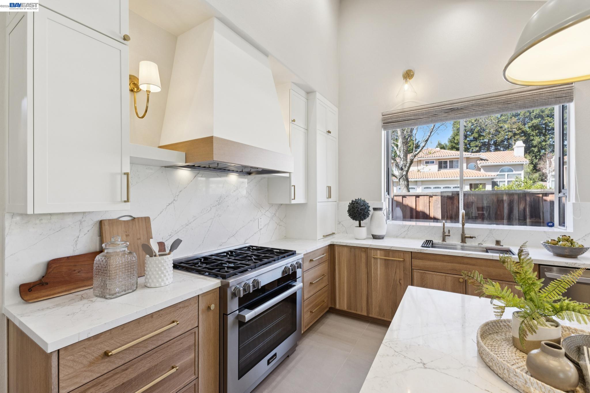 Detail Gallery Image 15 of 60 For 674 Crystal Ct, Pleasanton,  CA 94566 - 5 Beds | 3 Baths