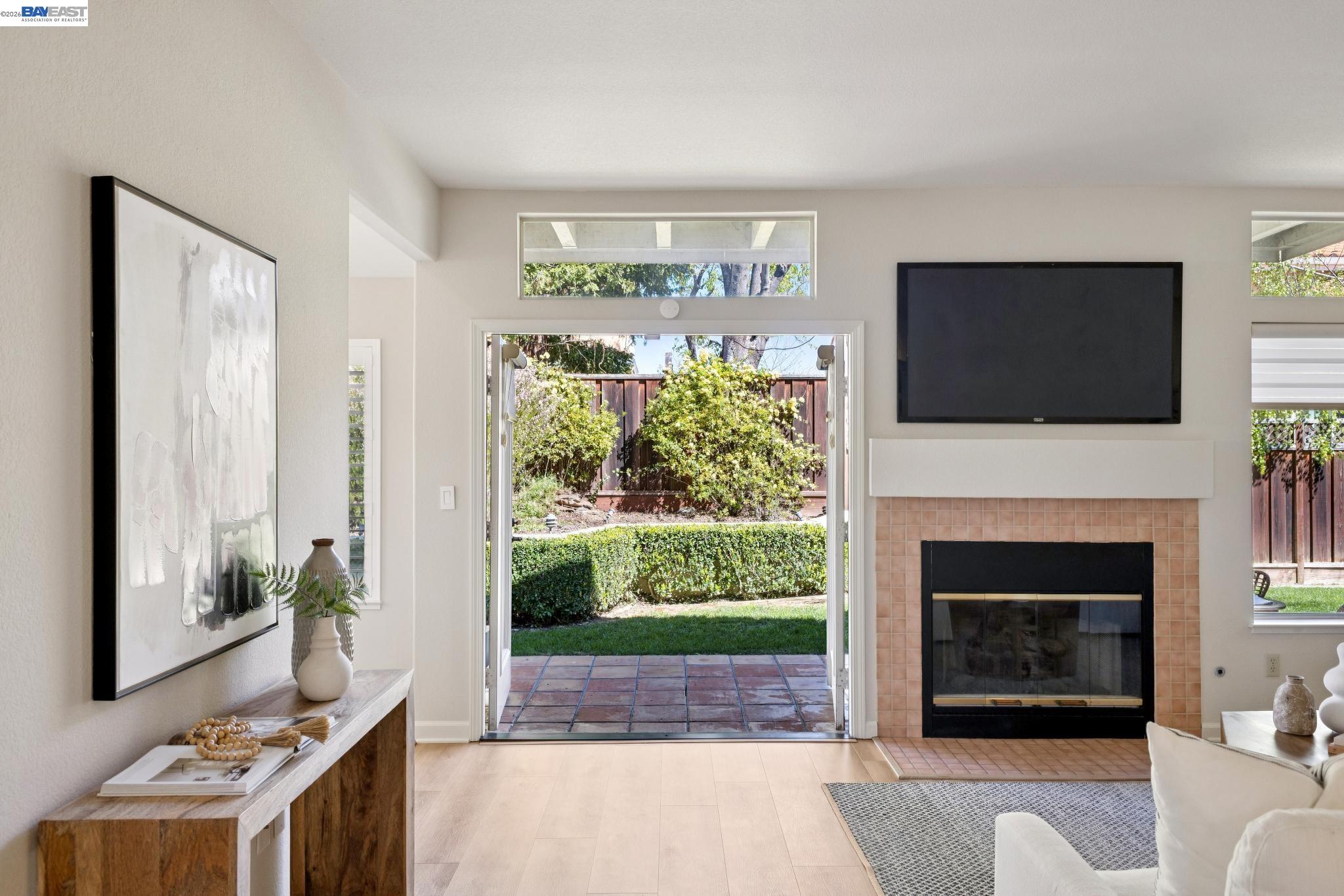 Detail Gallery Image 24 of 60 For 674 Crystal Ct, Pleasanton,  CA 94566 - 5 Beds | 3 Baths