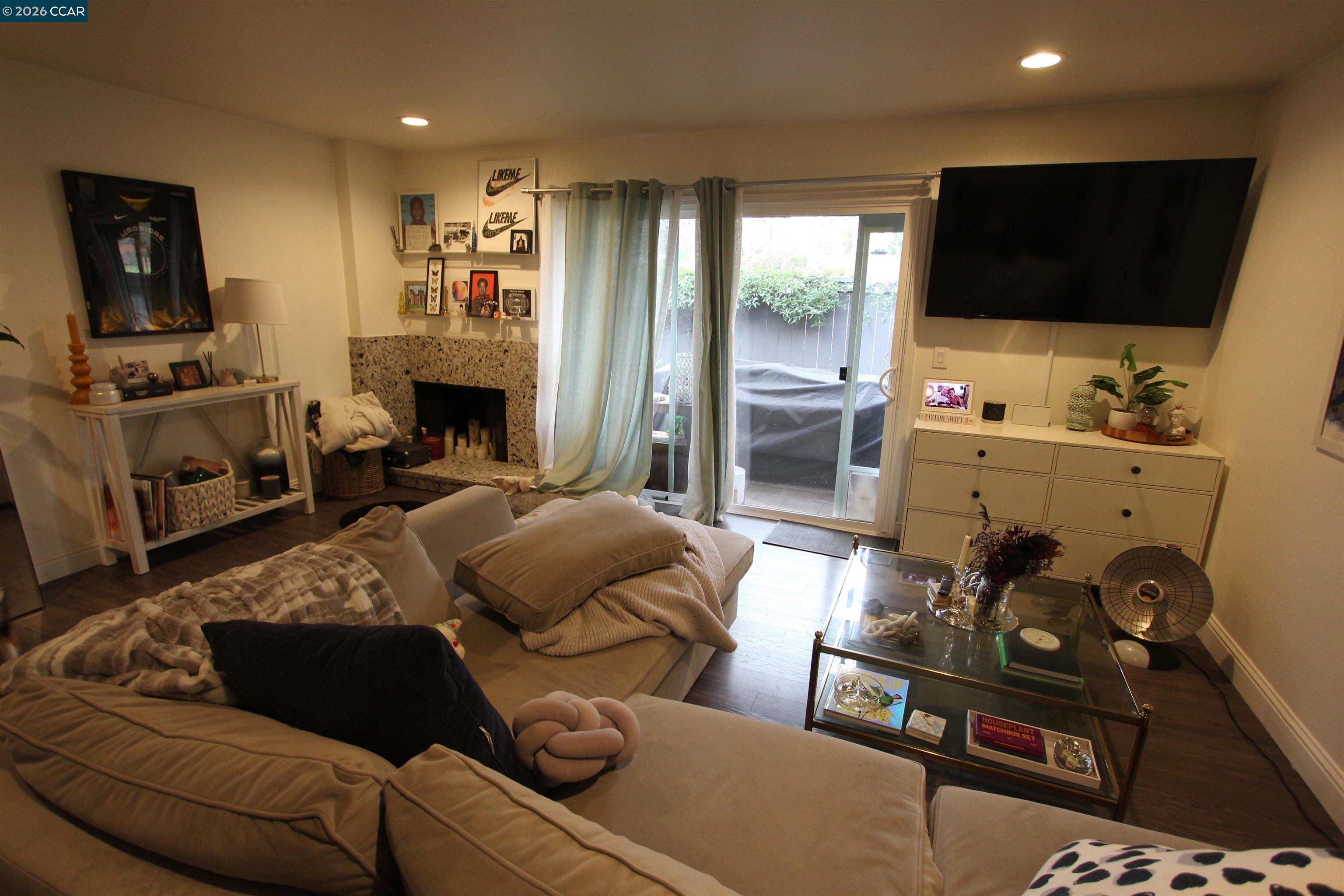 Detail Gallery Image 23 of 25 For Camino Verde, Walnut Creek,  CA 94597 - – Beds | – Baths