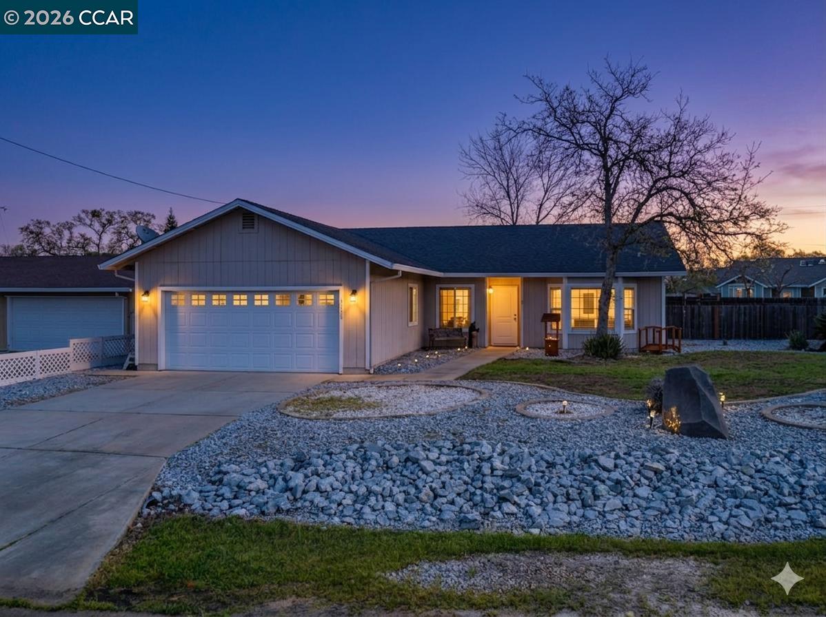 Detail Gallery Image 2 of 33 For 19388 Bonanza King Dr, Cottonwood,  CA 96022 - 3 Beds | 2 Baths