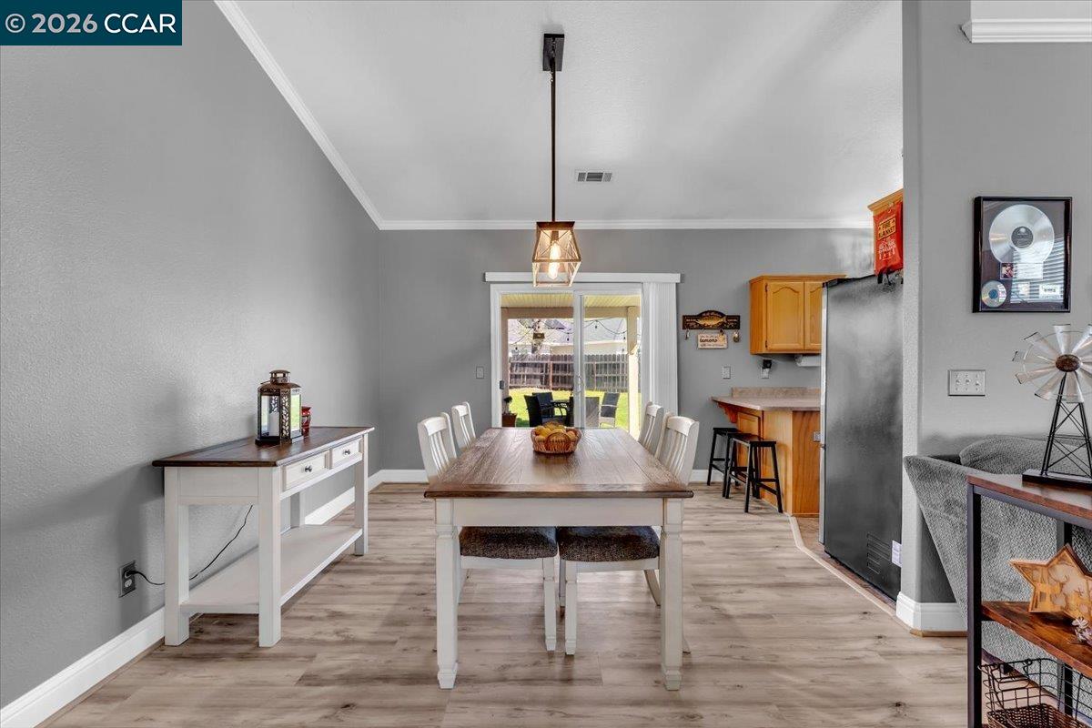 Detail Gallery Image 11 of 33 For 19388 Bonanza King Dr, Cottonwood,  CA 96022 - 3 Beds | 2 Baths