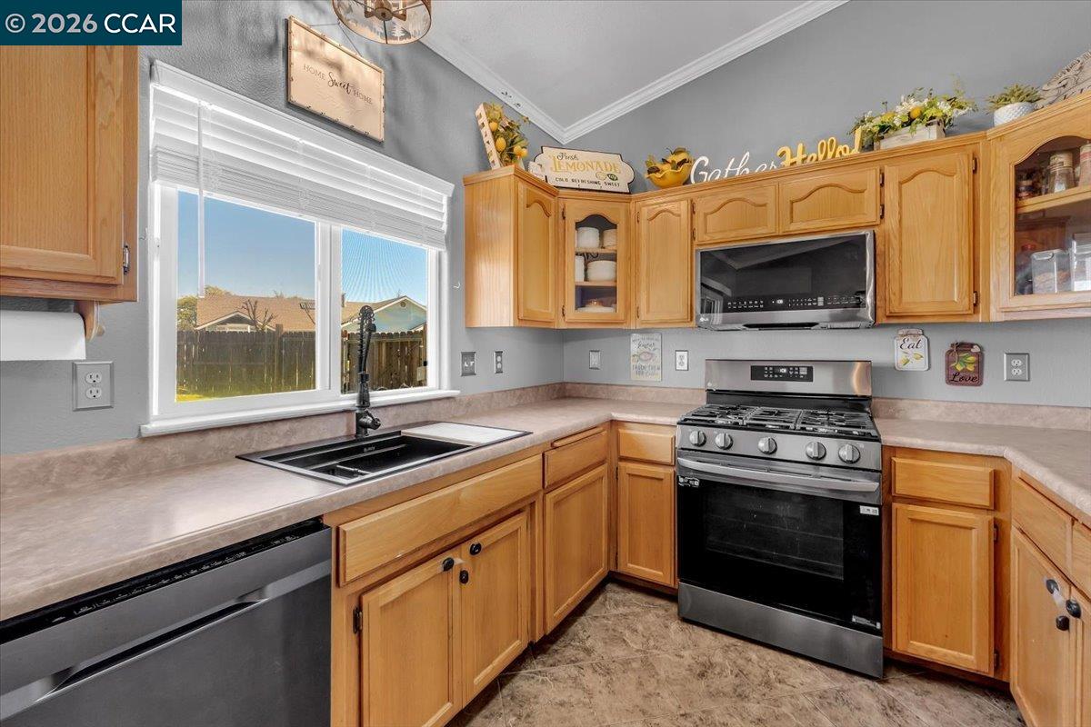 Detail Gallery Image 13 of 33 For 19388 Bonanza King Dr, Cottonwood,  CA 96022 - 3 Beds | 2 Baths