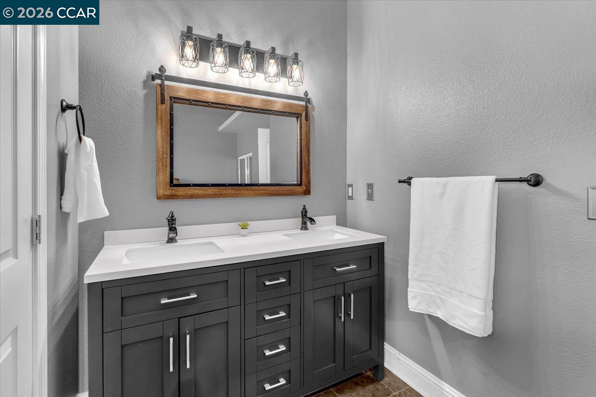 Detail Gallery Image 19 of 33 For 19388 Bonanza King Dr, Cottonwood,  CA 96022 - 3 Beds | 2 Baths