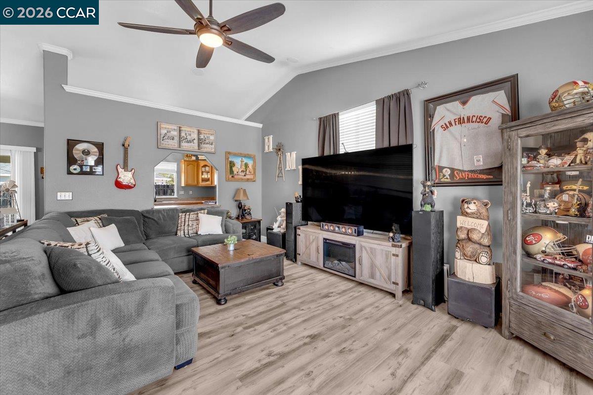 Detail Gallery Image 8 of 33 For 19388 Bonanza King Dr, Cottonwood,  CA 96022 - 3 Beds | 2 Baths