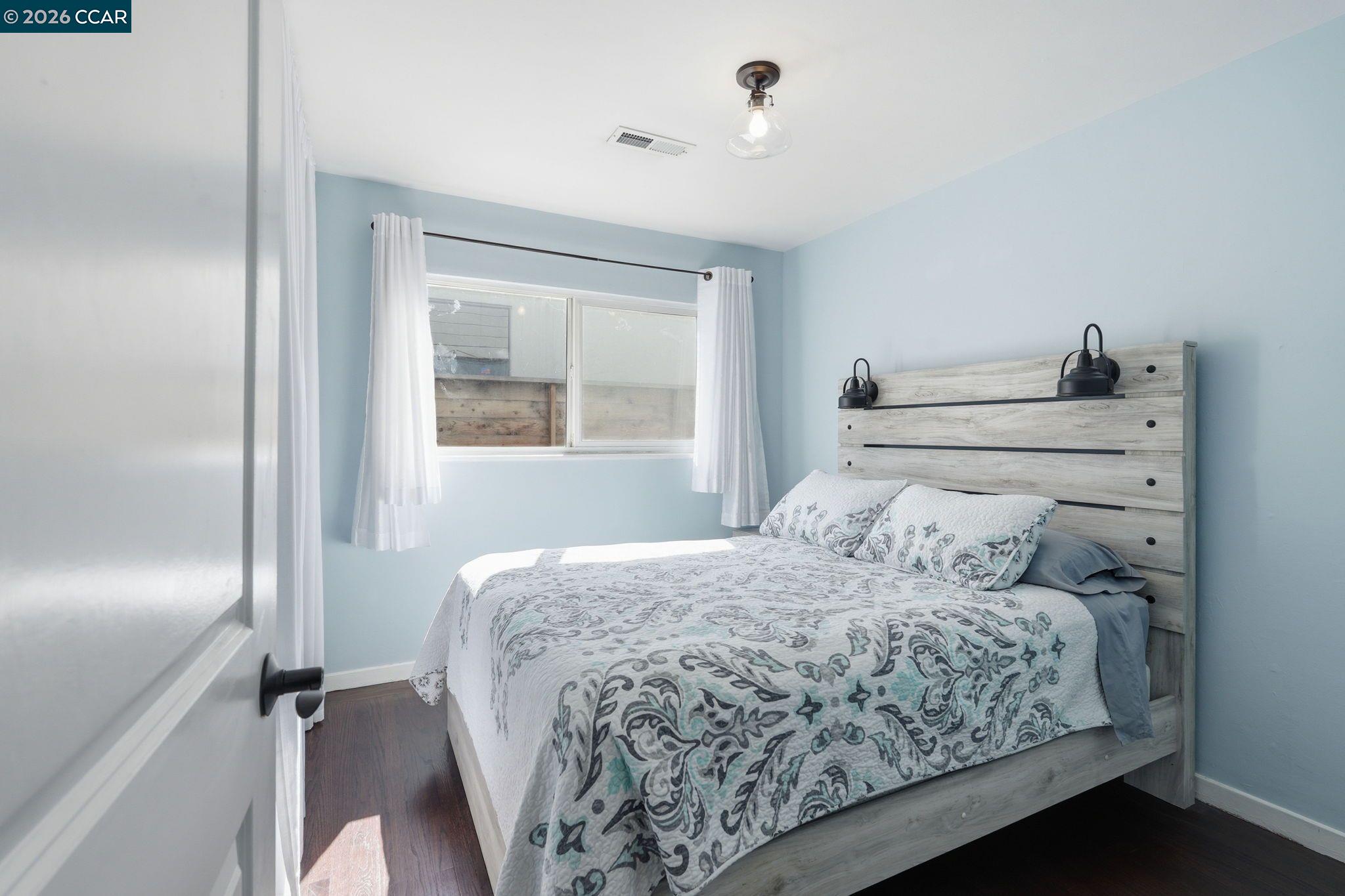 Detail Gallery Image 11 of 28 For 2105 Holbrook Drive, Concord,  CA 94519 - 3 Beds | 2 Baths