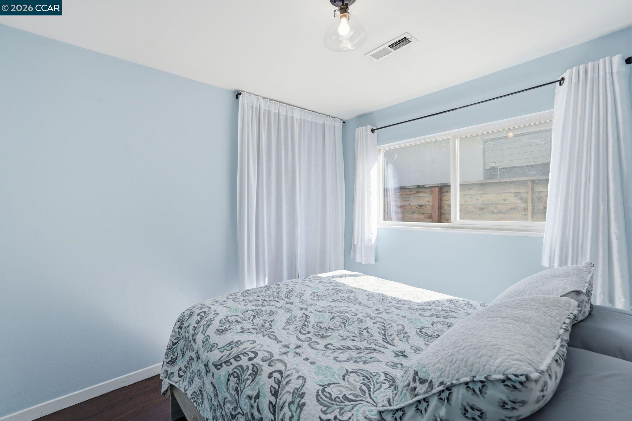 Detail Gallery Image 12 of 28 For 2105 Holbrook Drive, Concord,  CA 94519 - 3 Beds | 2 Baths