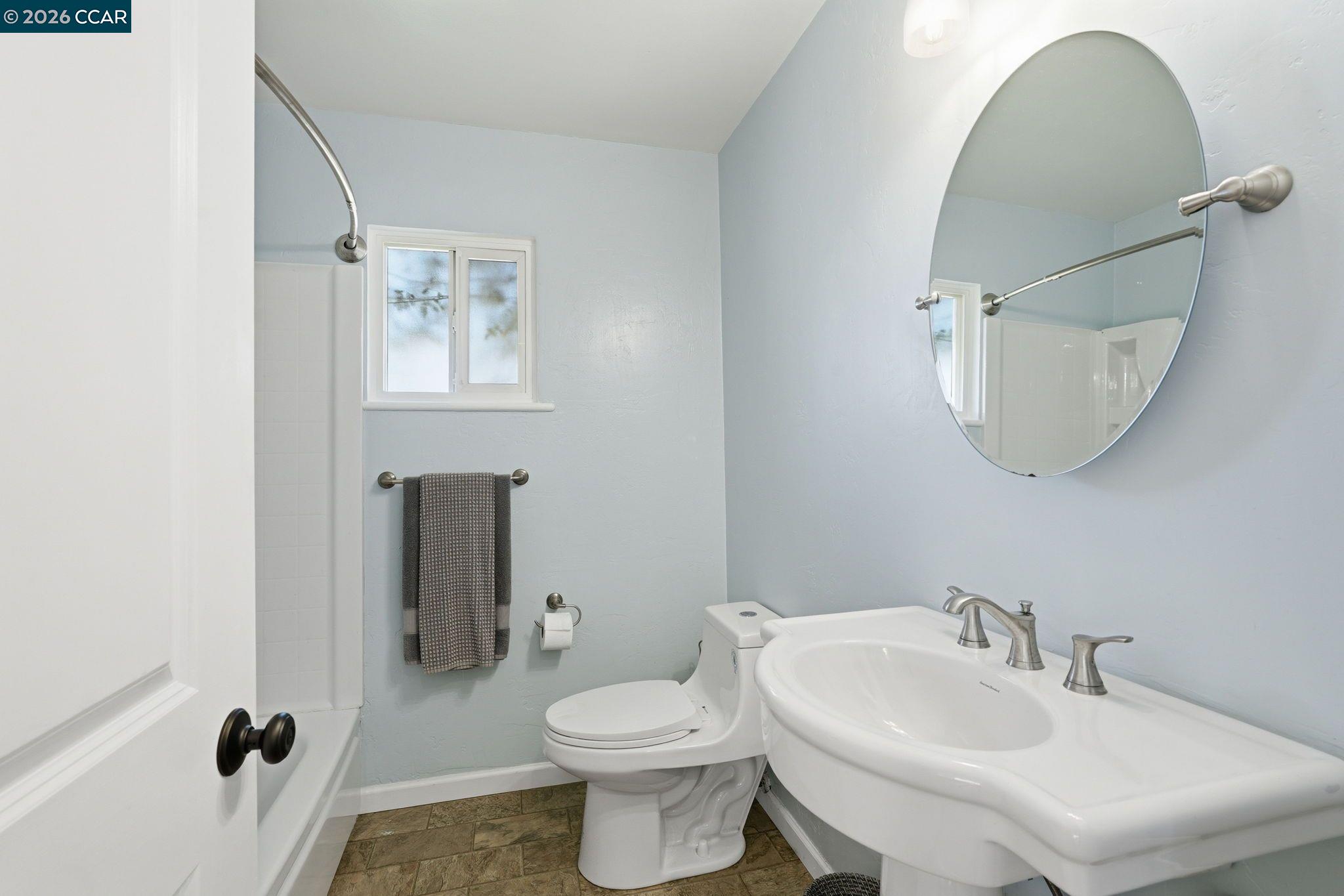 Detail Gallery Image 15 of 28 For 2105 Holbrook Drive, Concord,  CA 94519 - 3 Beds | 2 Baths