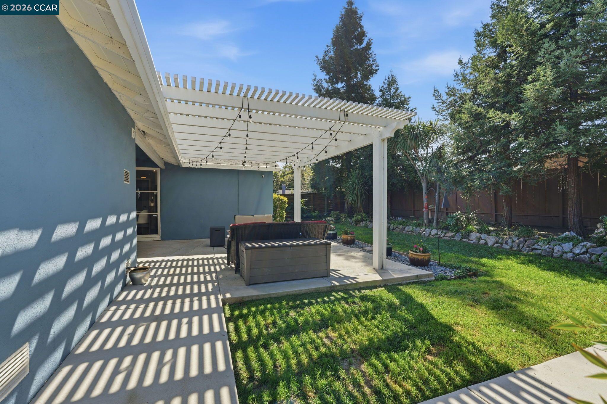 Detail Gallery Image 17 of 28 For 2105 Holbrook Drive, Concord,  CA 94519 - 3 Beds | 2 Baths
