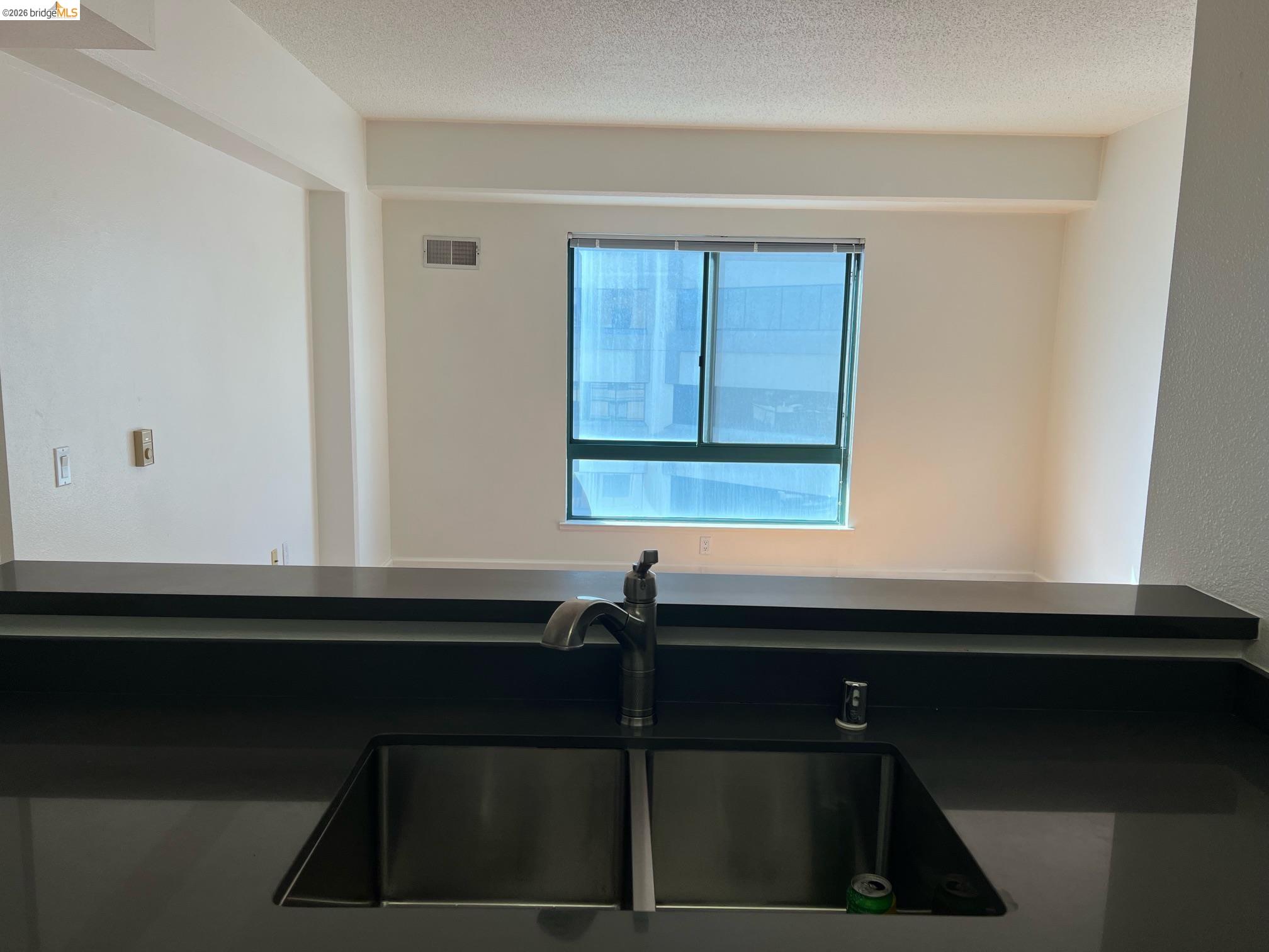 Photo #3: 41127199 Listing: Photo #3