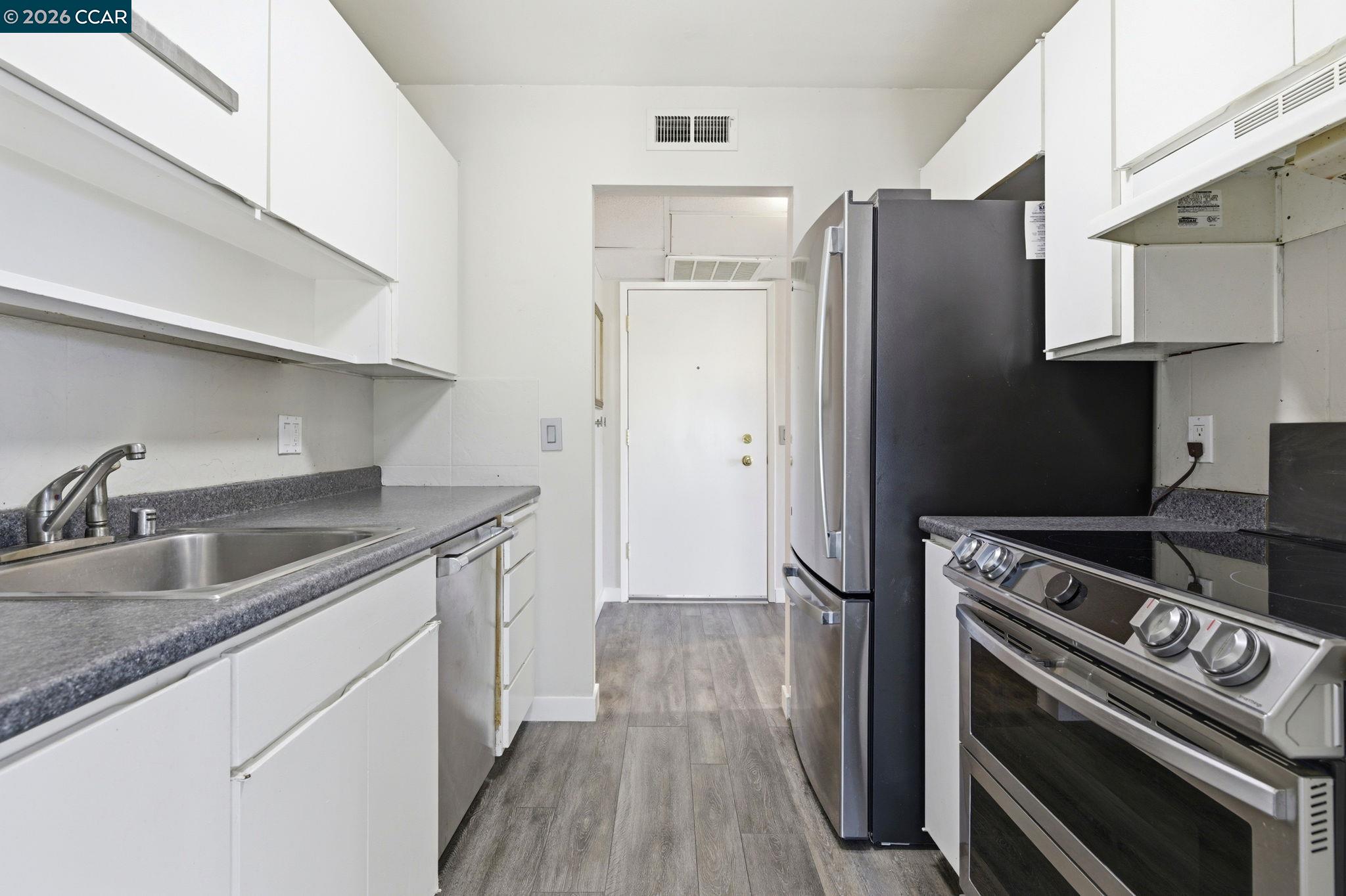 Photo #12: 41127200 Listing: Photo #12