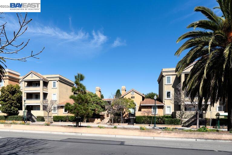 Detail Gallery Image 2 of 39 For 401 S Norfolk St #216,  San Mateo,  CA 94401 - 2 Beds | 2 Baths