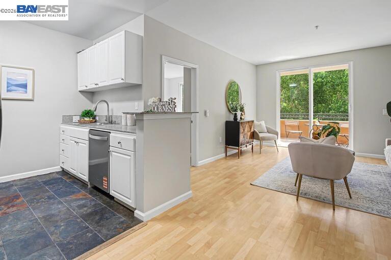 Detail Gallery Image 5 of 39 For 401 S Norfolk St #216,  San Mateo,  CA 94401 - 2 Beds | 2 Baths