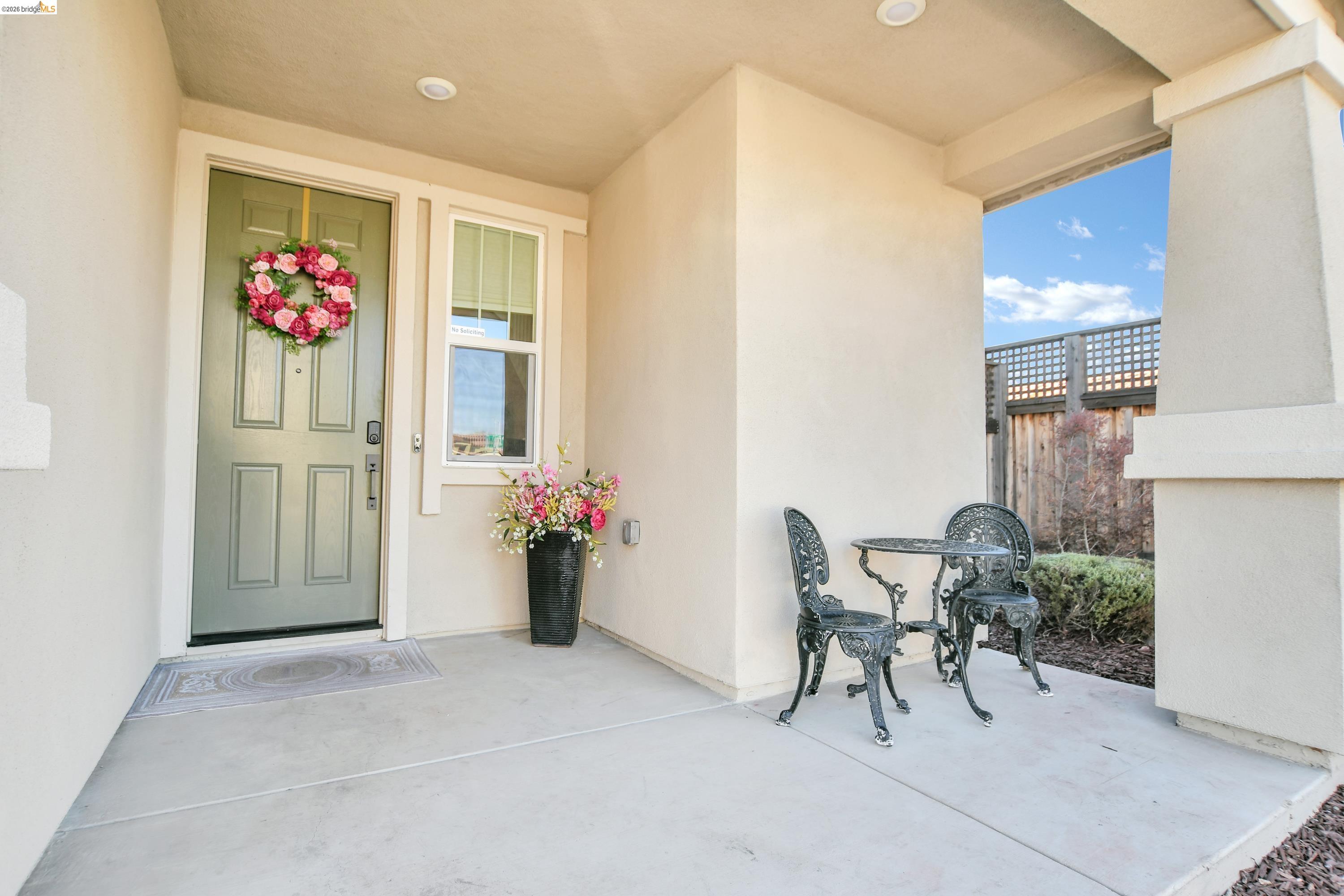 Detail Gallery Image 4 of 30 For 629 Pipa Lane, Oakley,  CA 94561-1139 - 3 Beds | 2/1 Baths