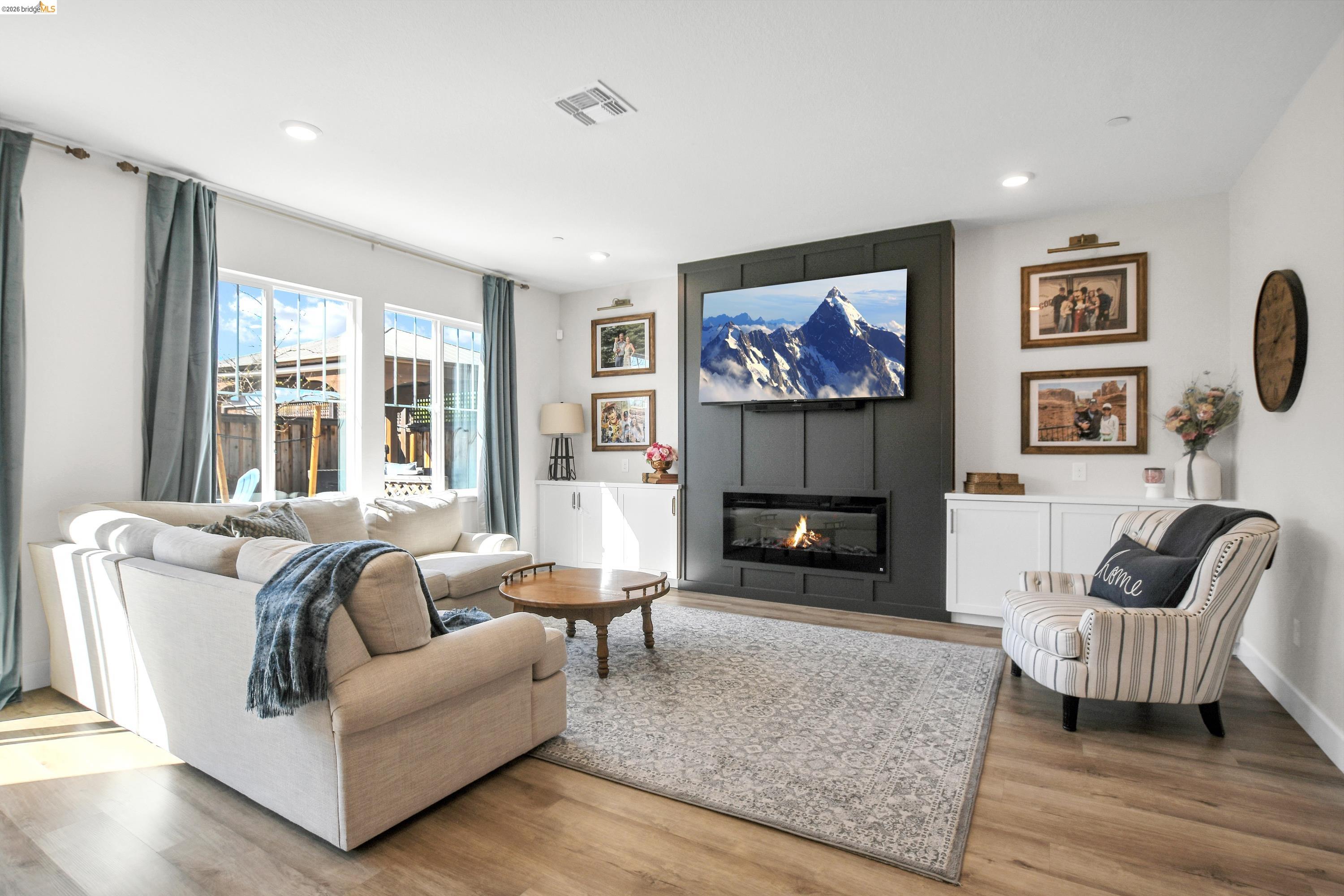 Detail Gallery Image 6 of 30 For 629 Pipa Lane, Oakley,  CA 94561-1139 - 3 Beds | 2/1 Baths