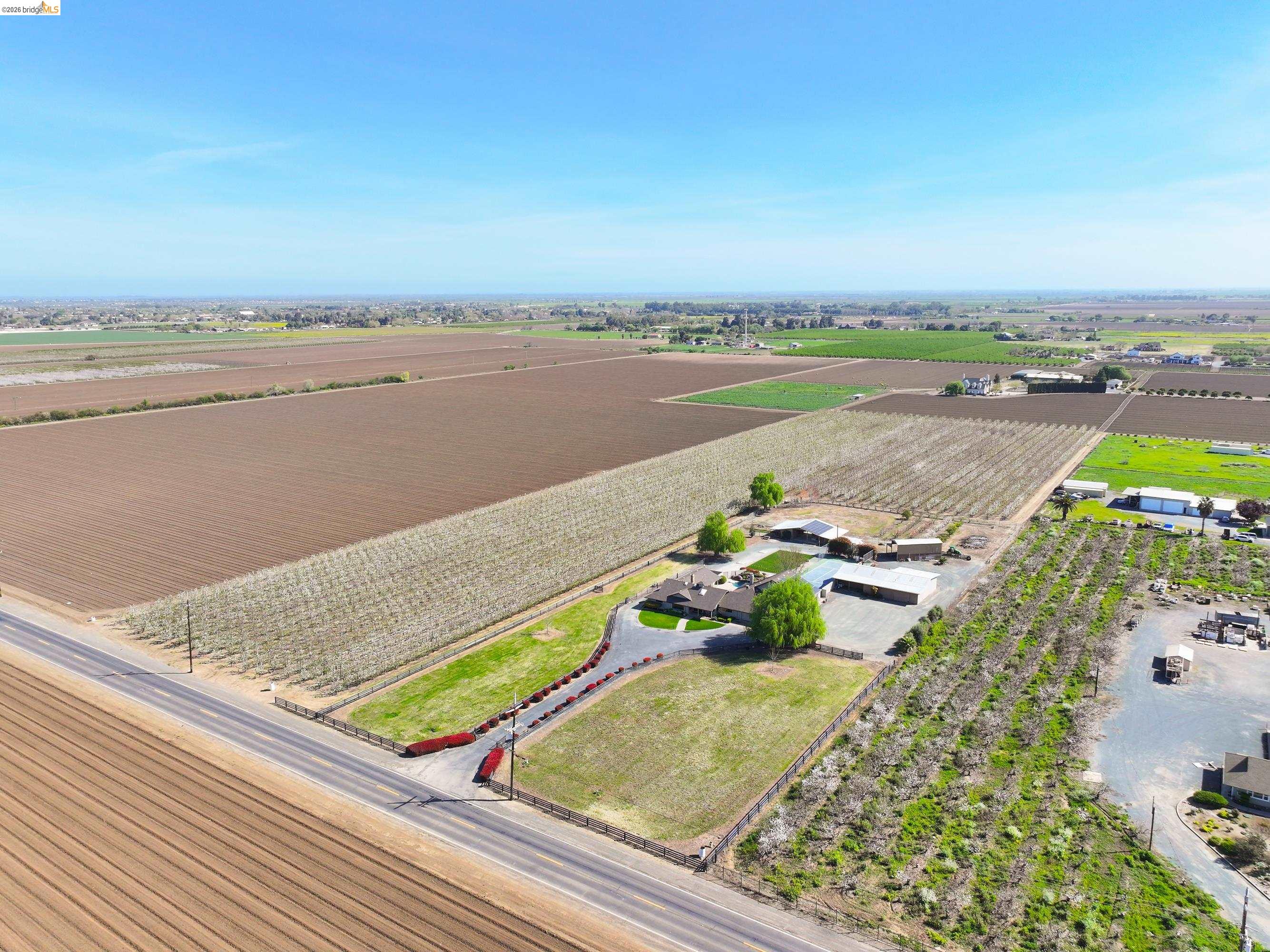 Detail Gallery Image 7 of 60 For 2650 Sellers Ave, Brentwood,  CA 94513 - 5 Beds | 5 Baths