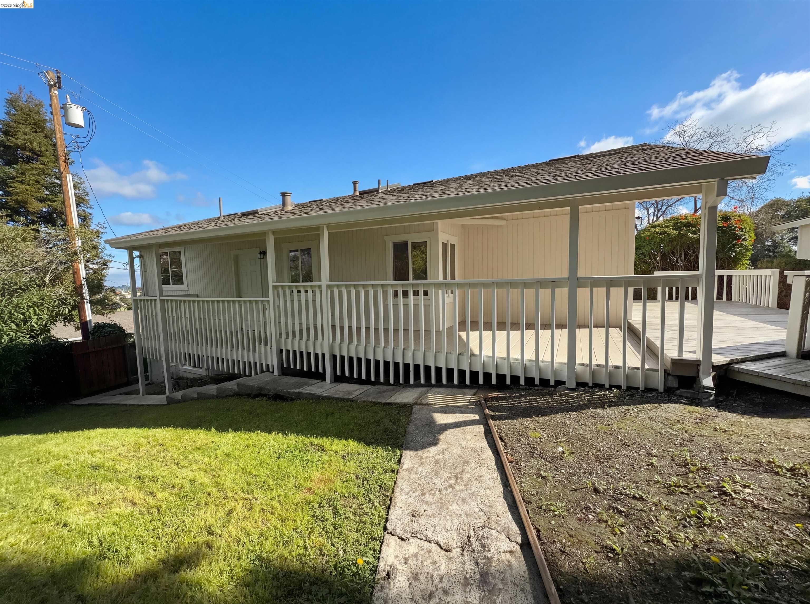 Detail Gallery Image 16 of 42 For 2291 Yale St, Martinez,  CA 94553 - 2 Beds | 2/1 Baths