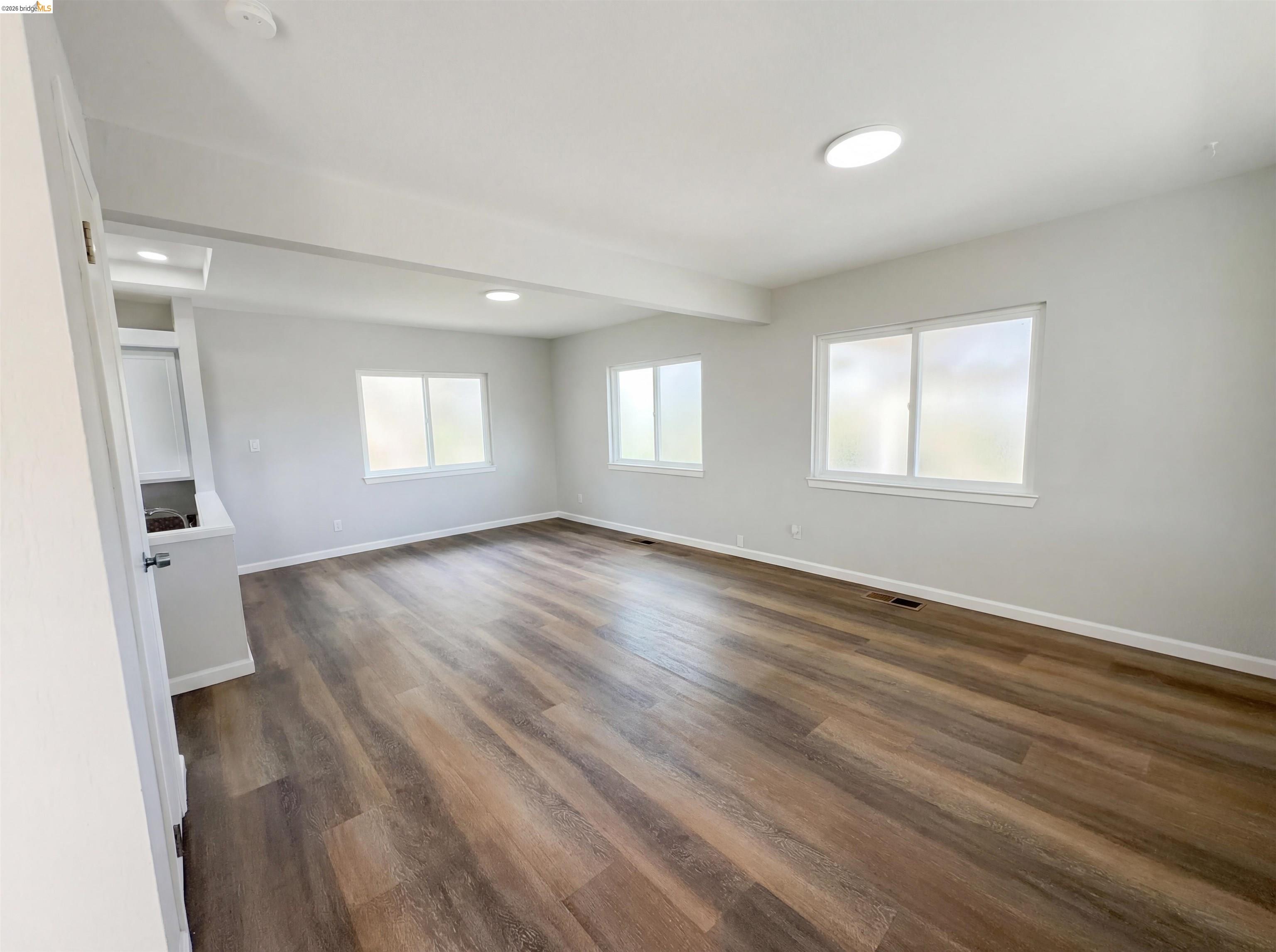 Detail Gallery Image 17 of 42 For 2291 Yale St, Martinez,  CA 94553 - 2 Beds | 2/1 Baths