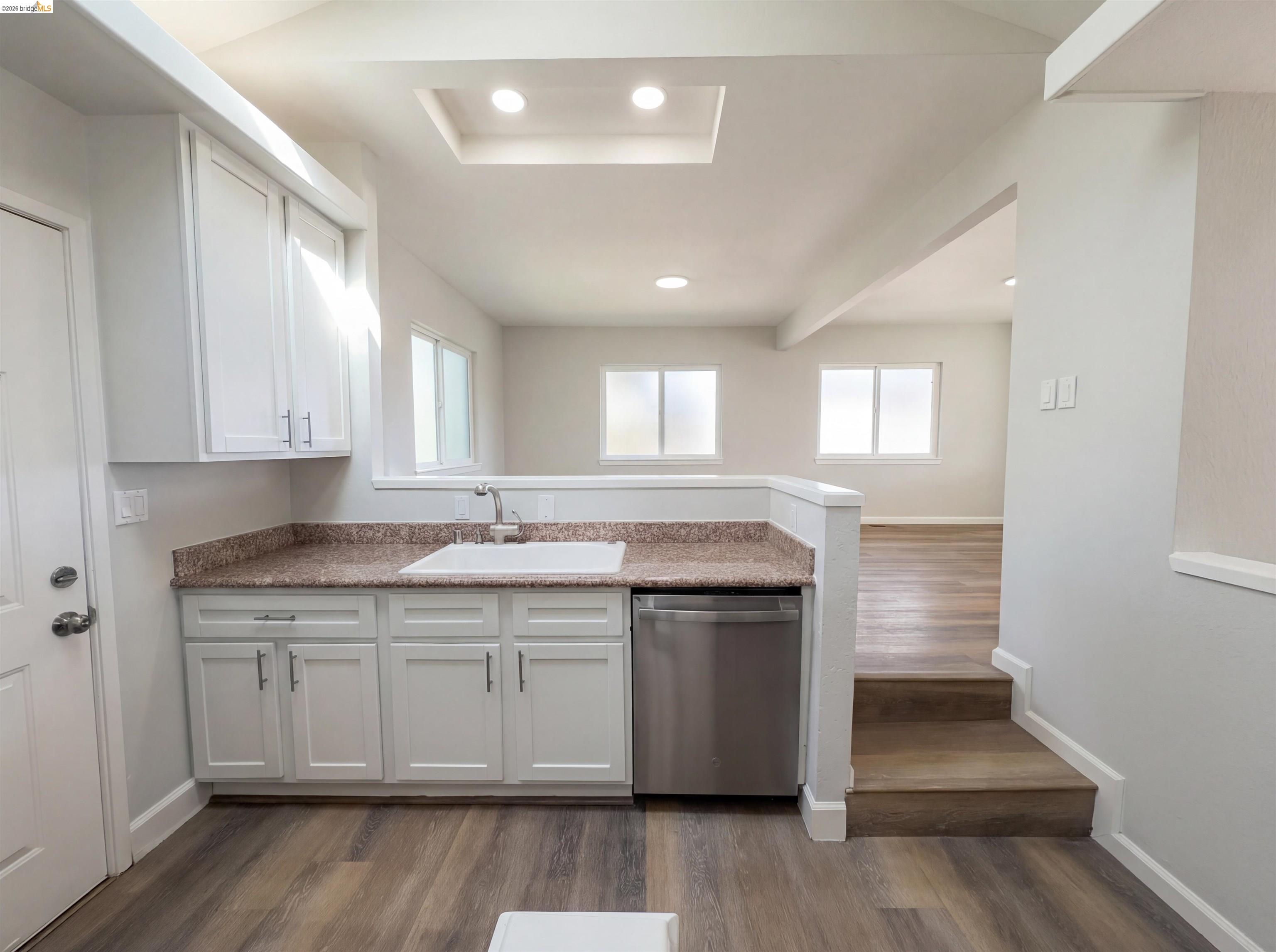 Detail Gallery Image 21 of 42 For 2291 Yale St, Martinez,  CA 94553 - 2 Beds | 2/1 Baths