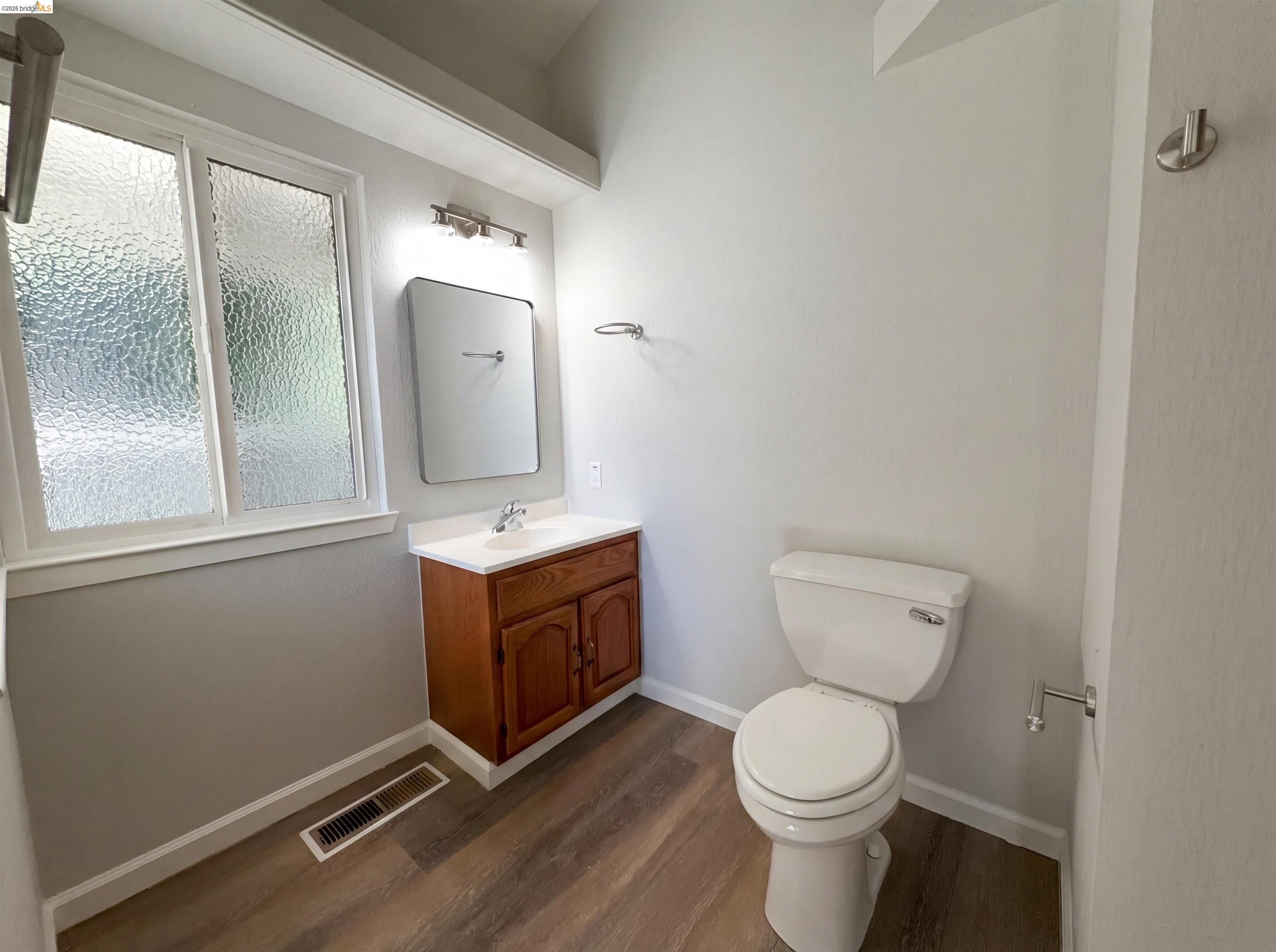 Detail Gallery Image 29 of 42 For 2291 Yale St, Martinez,  CA 94553 - 2 Beds | 2/1 Baths