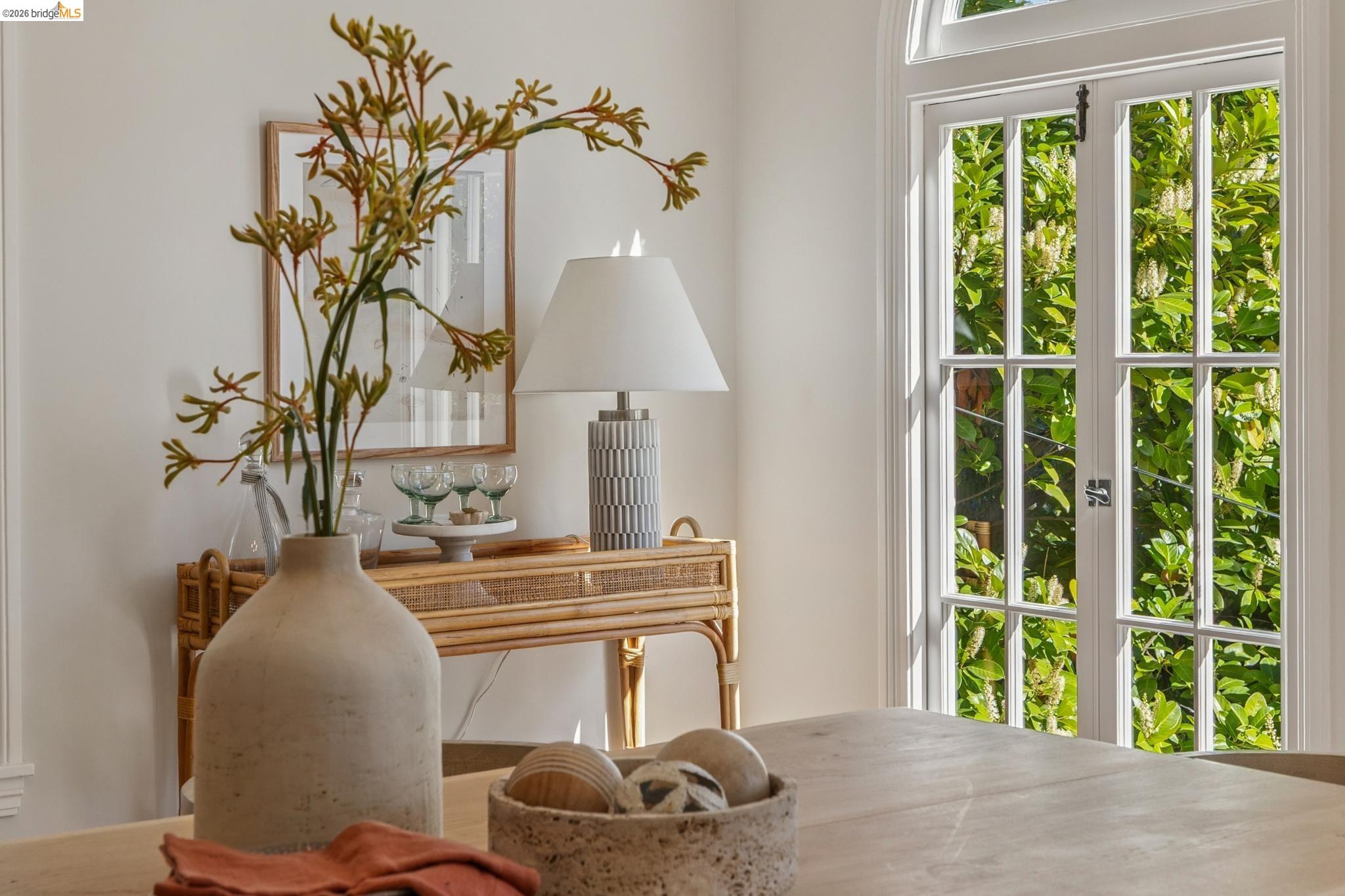 Detail Gallery Image 25 of 59 For 900 Rosemount Rd, Oakland,  CA 94610 - 3 Beds | 2 Baths