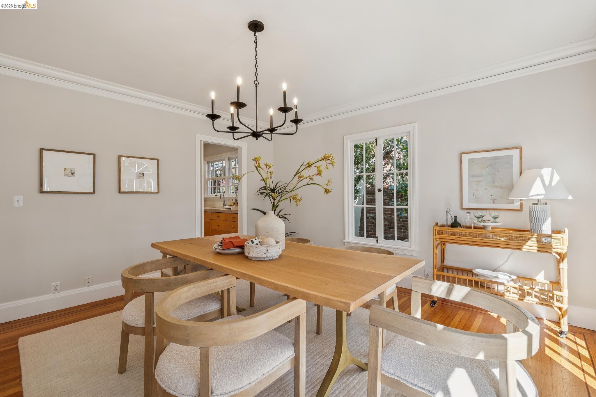 Detail Gallery Image 27 of 59 For 900 Rosemount Rd, Oakland,  CA 94610 - 3 Beds | 2 Baths