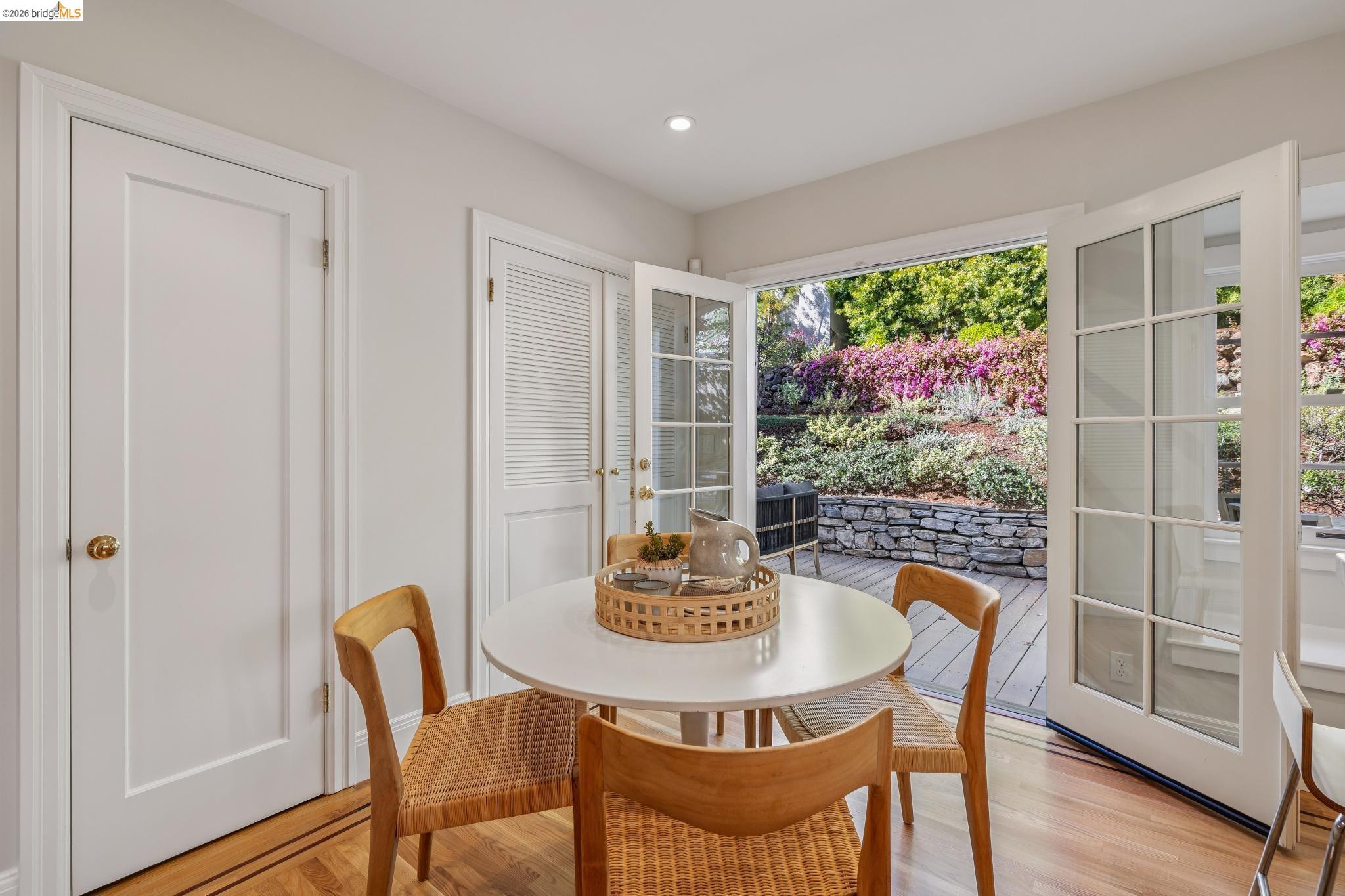 Detail Gallery Image 37 of 59 For 900 Rosemount Rd, Oakland,  CA 94610 - 3 Beds | 2 Baths